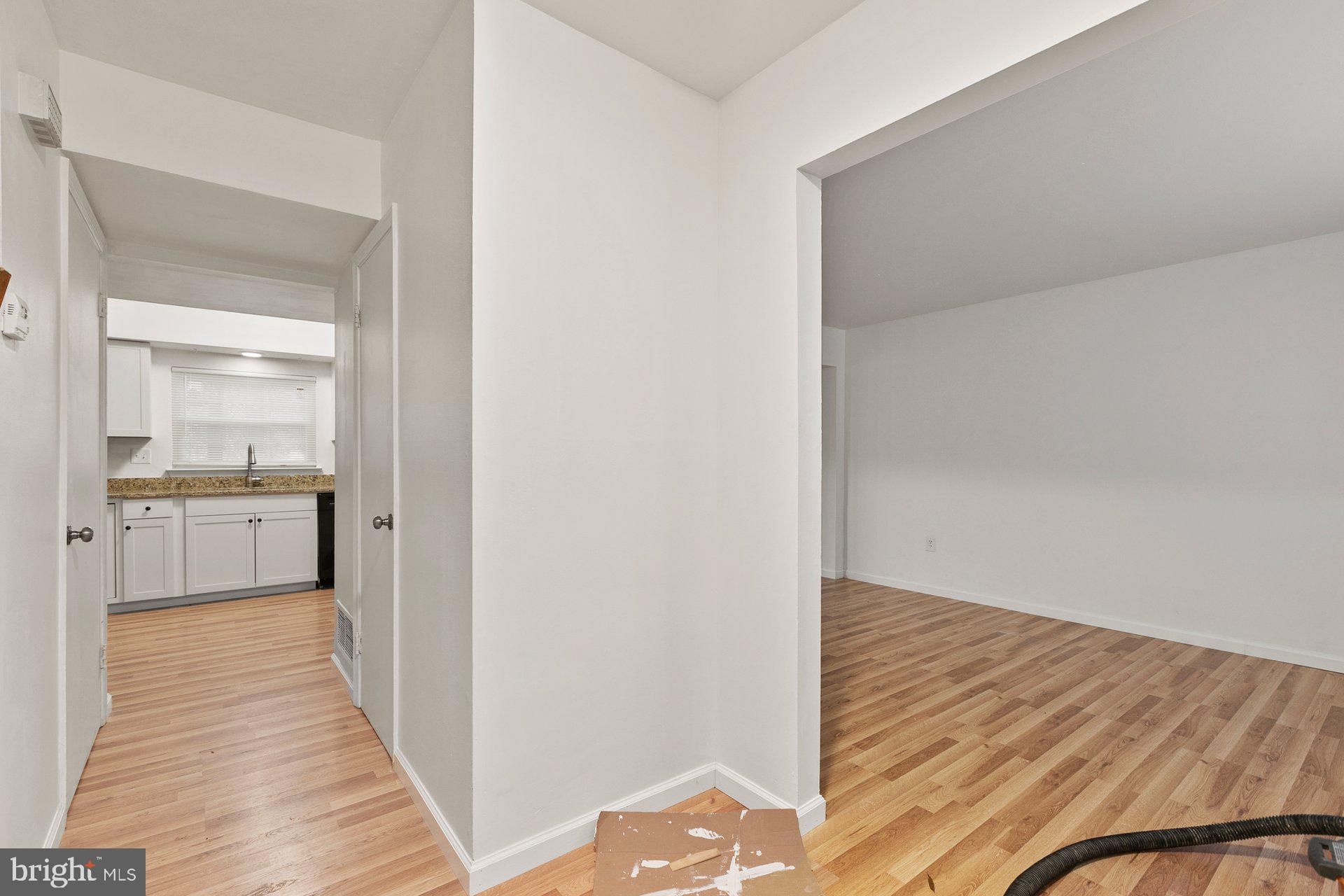 WAKEFIELD SQUARE - Residential