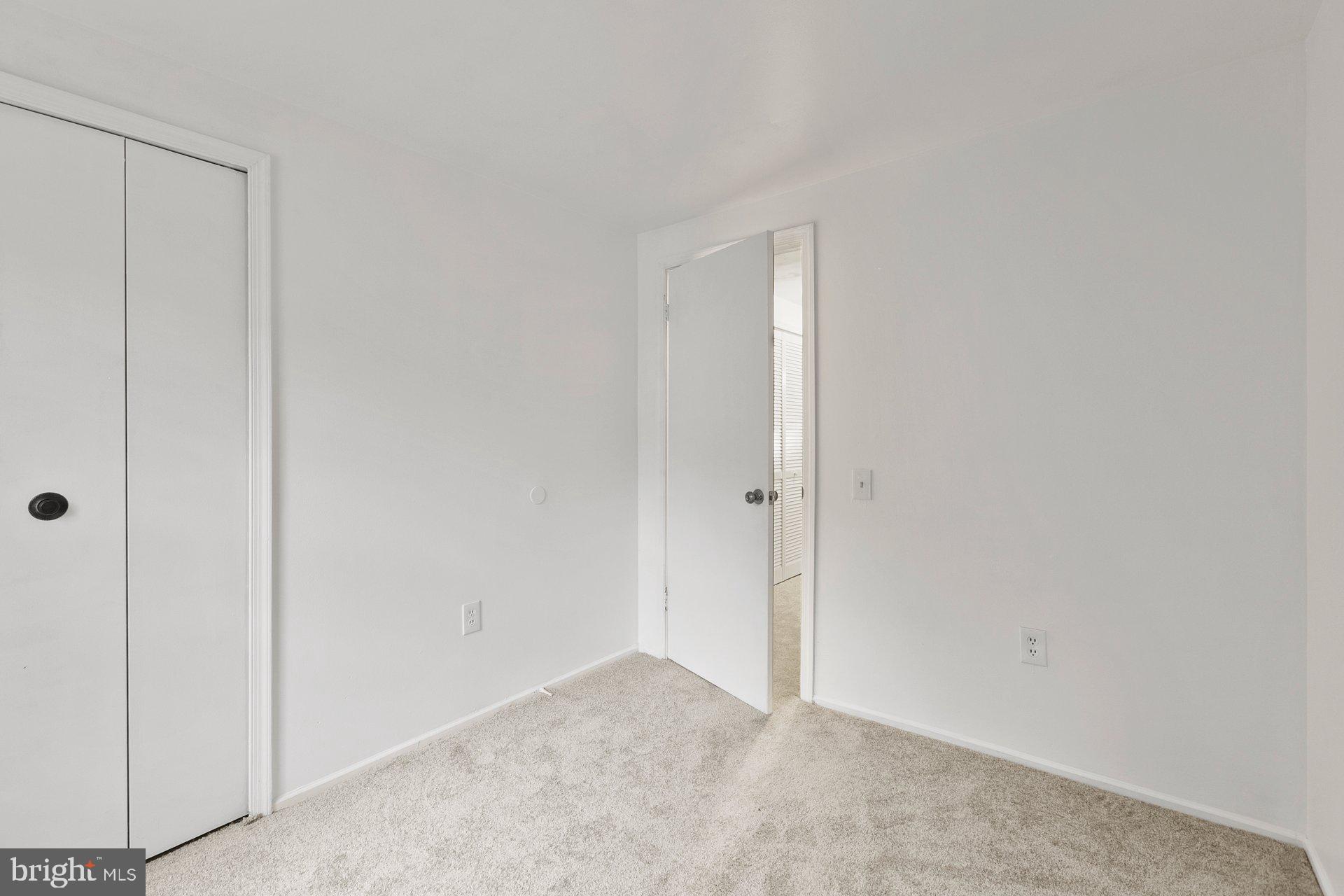 WAKEFIELD SQUARE - Residential