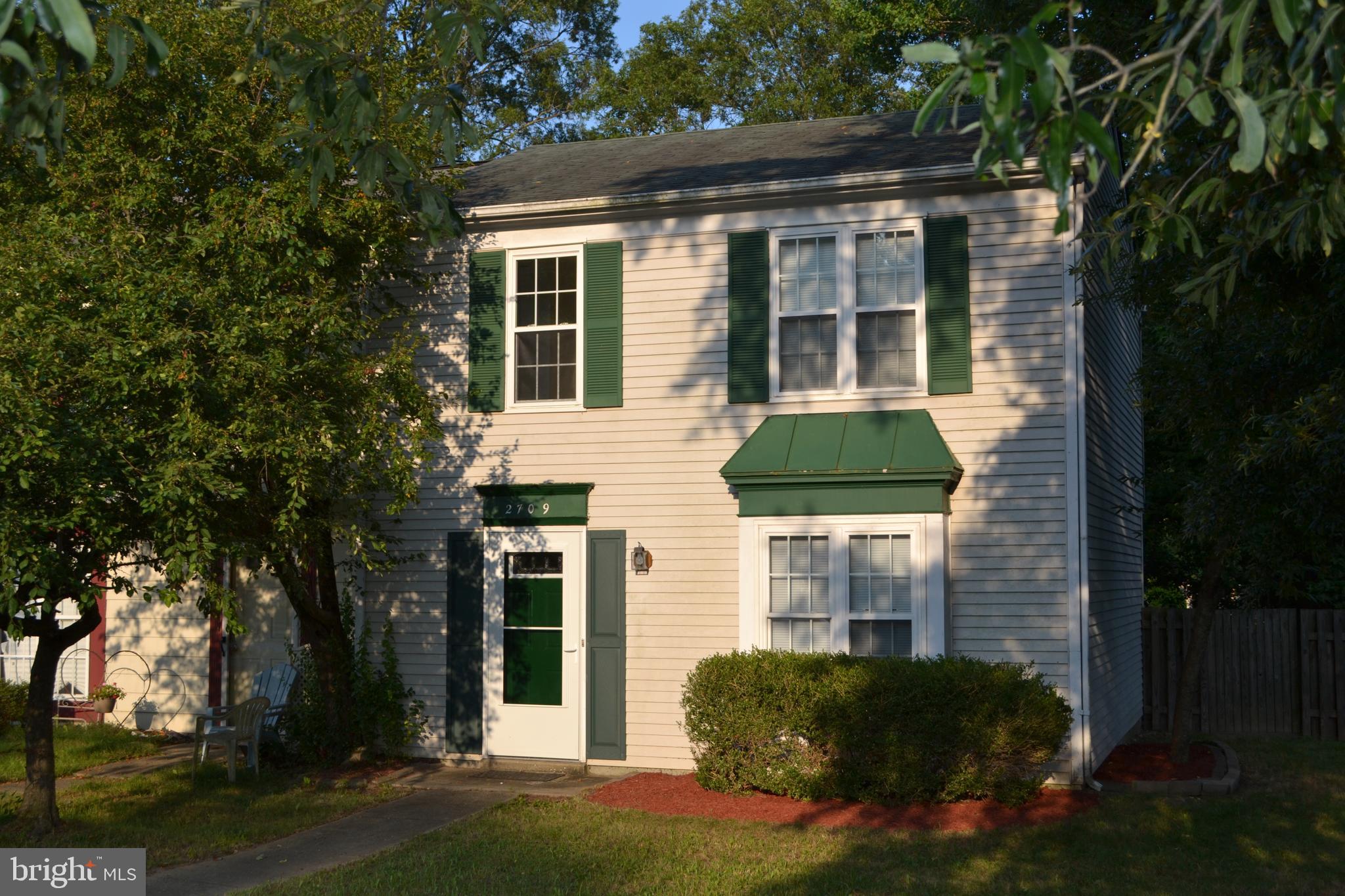 WAKEFIELD SQUARE - Residential