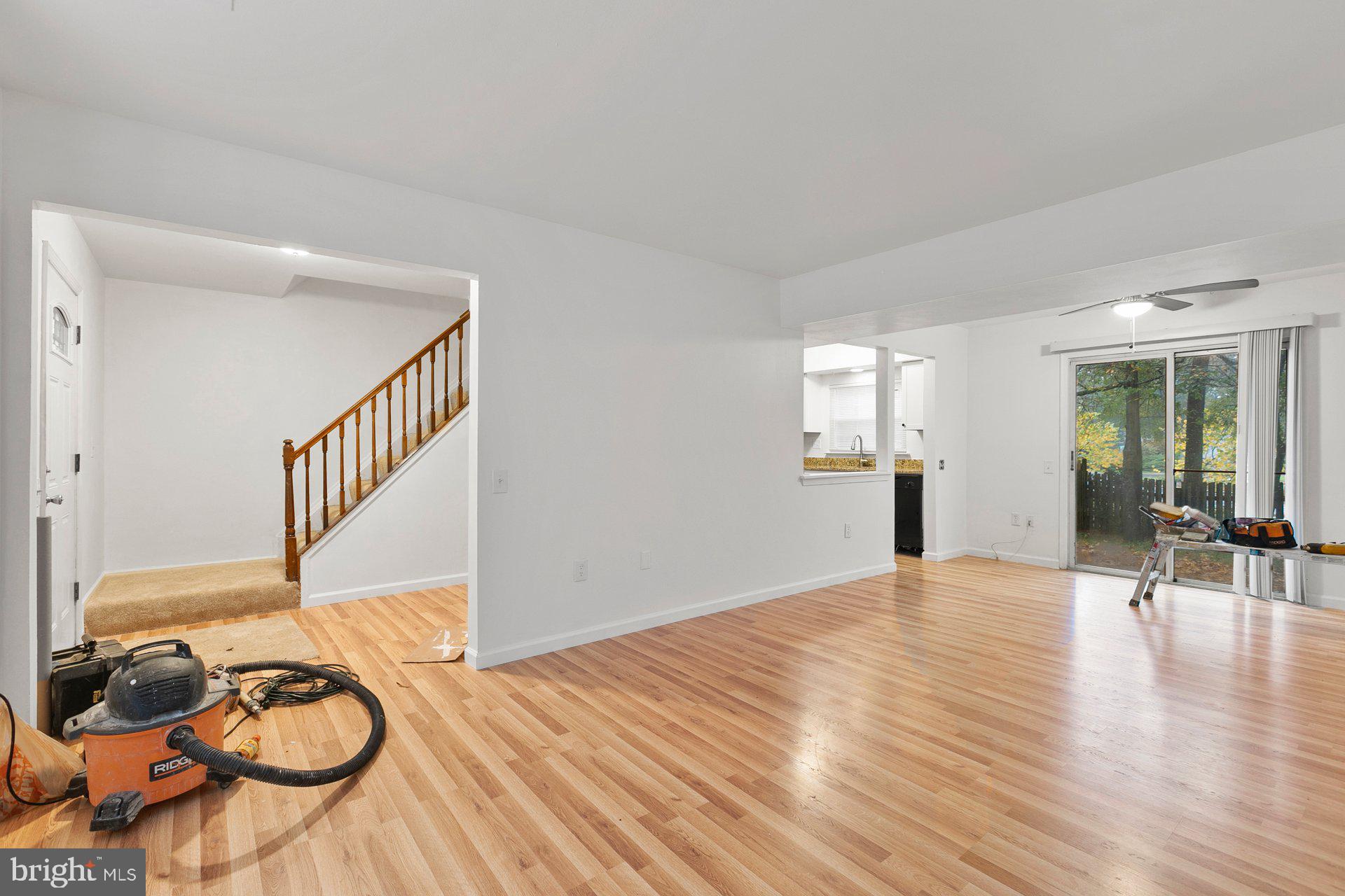 WAKEFIELD SQUARE - Residential