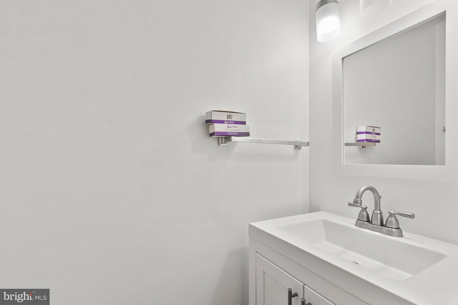 WAKEFIELD SQUARE - Residential