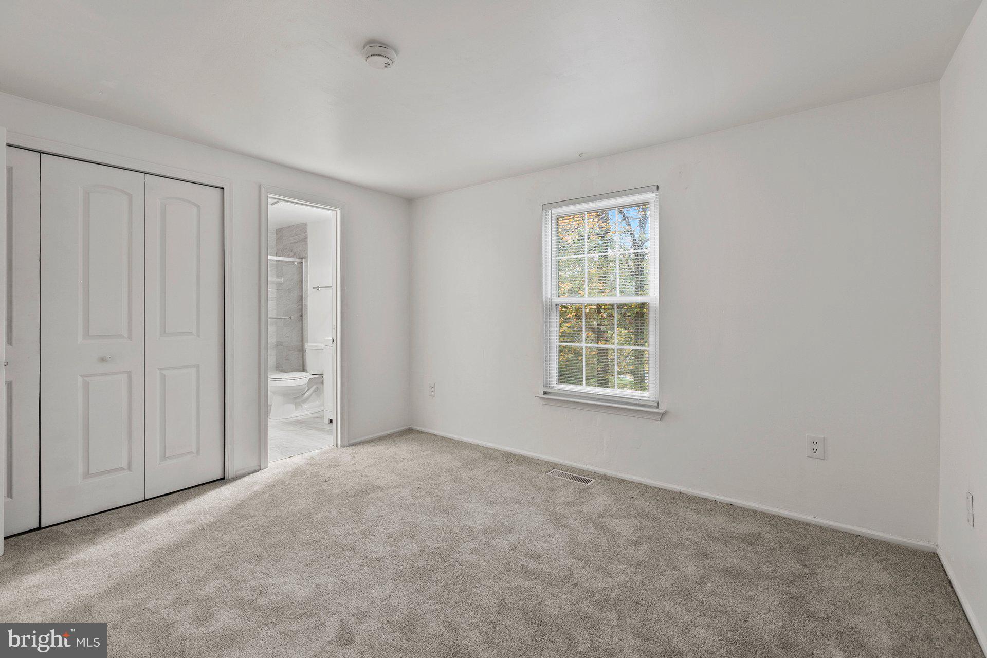 WAKEFIELD SQUARE - Residential