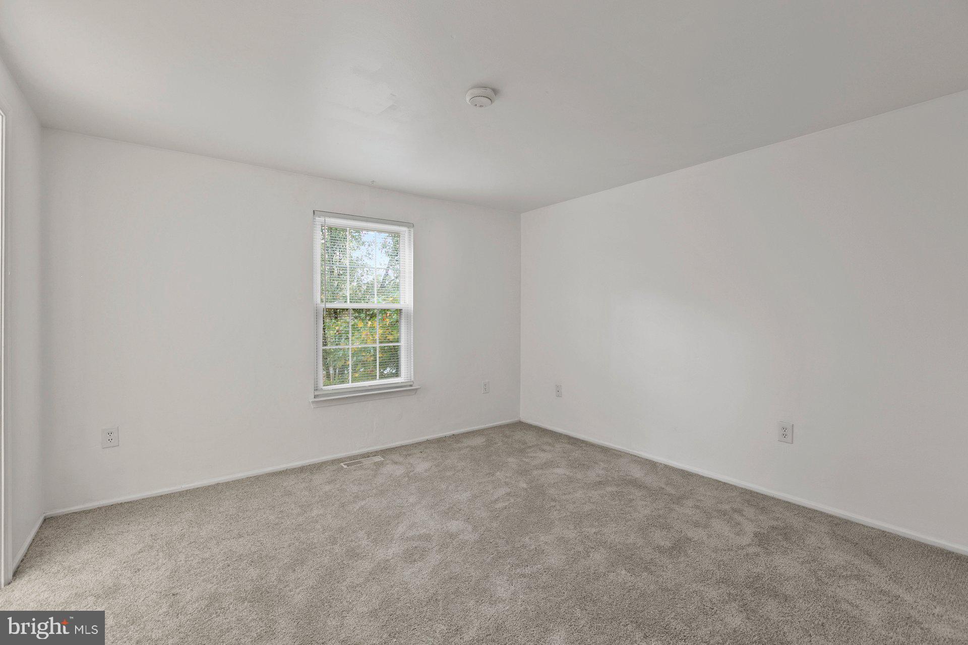 WAKEFIELD SQUARE - Residential