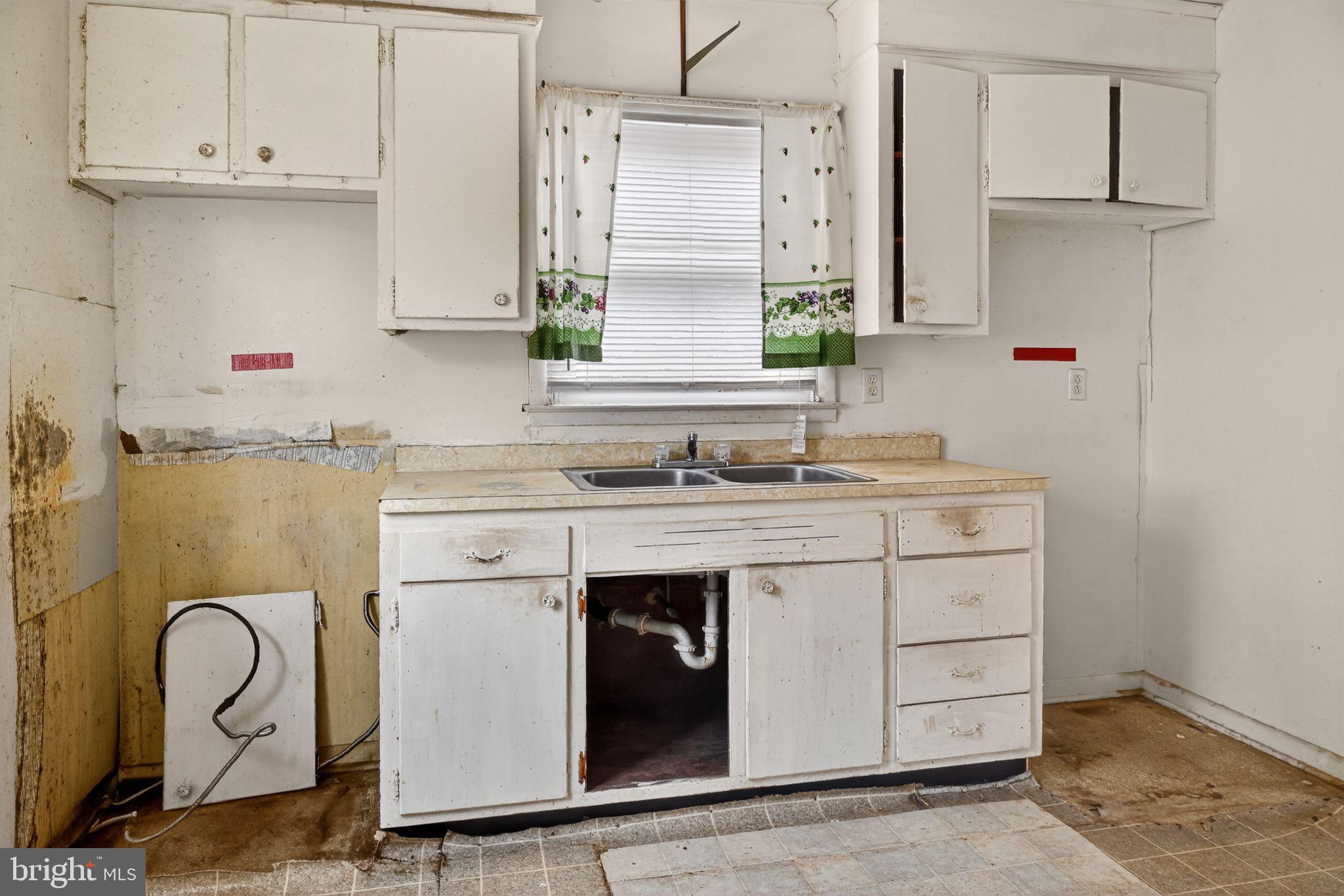 24751 NICHOLS STREET