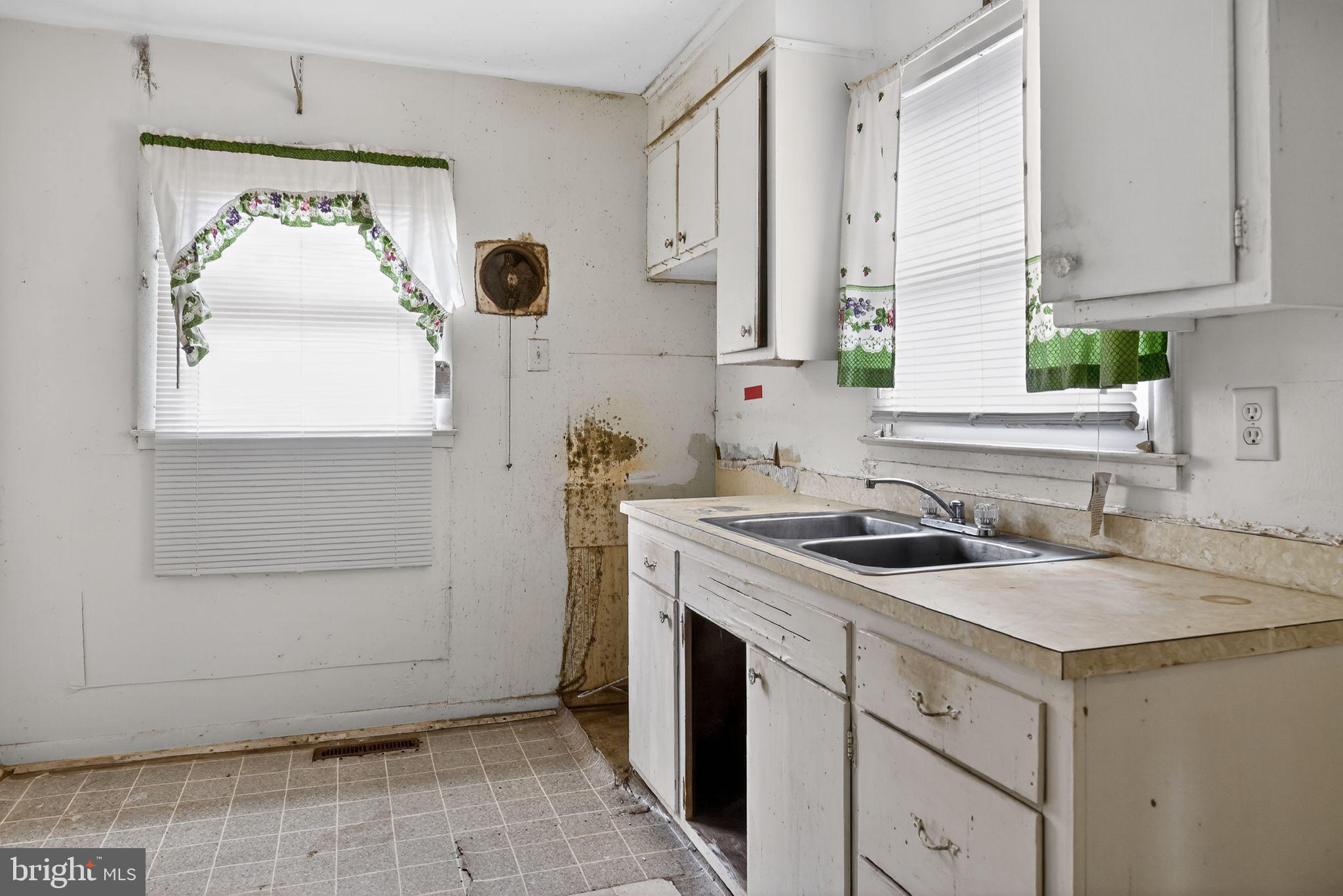 24751 NICHOLS STREET