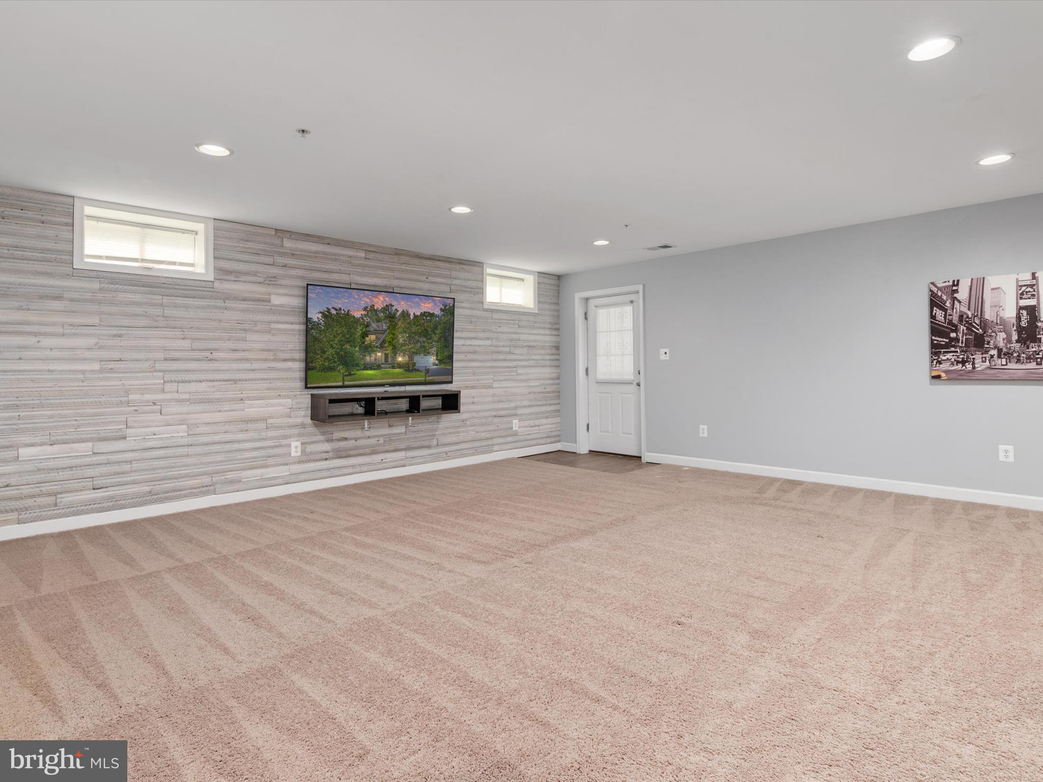 COLLEGE HEIGHTS WEST - Residential