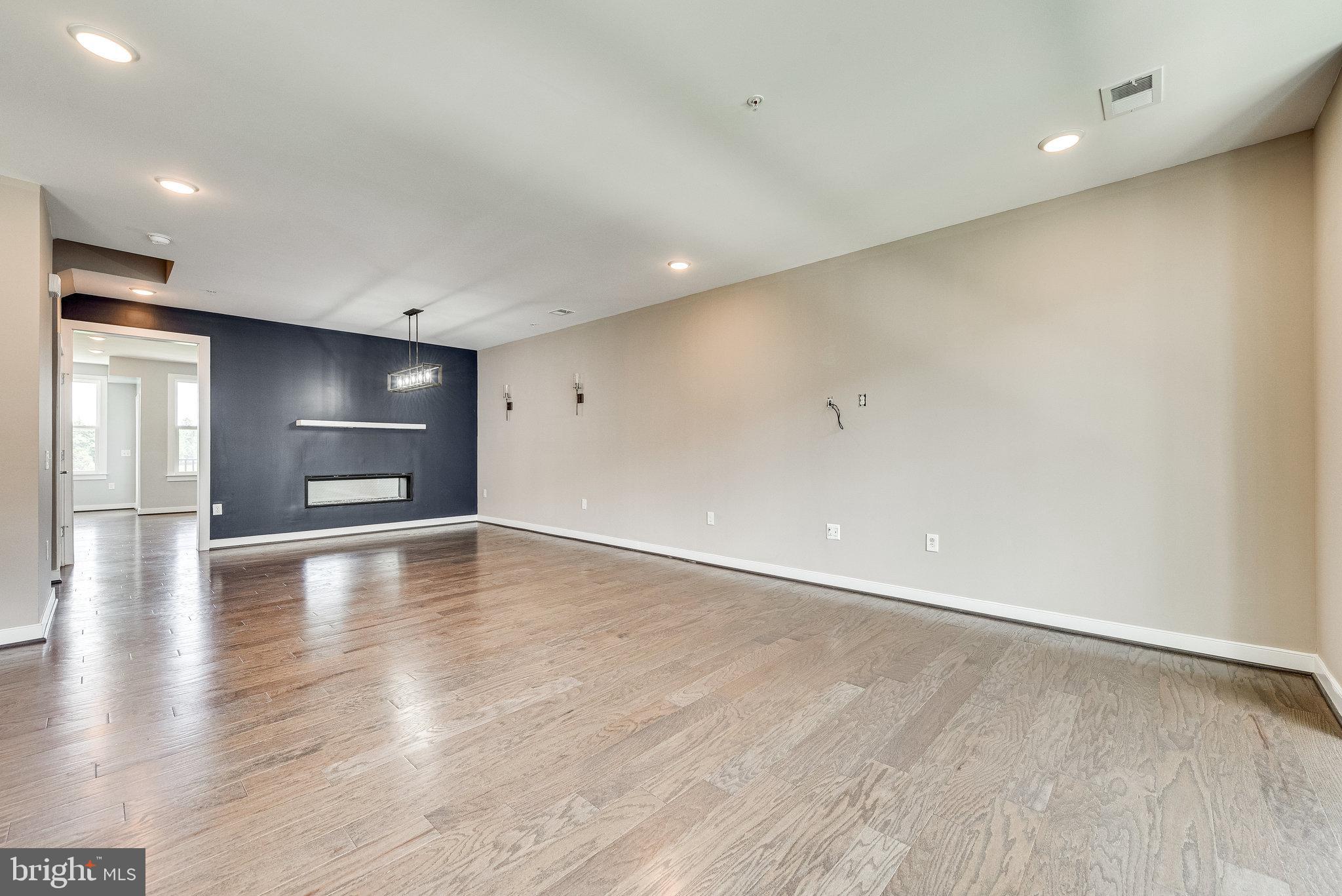 METROPARK AT ARROWBROOK - Residential