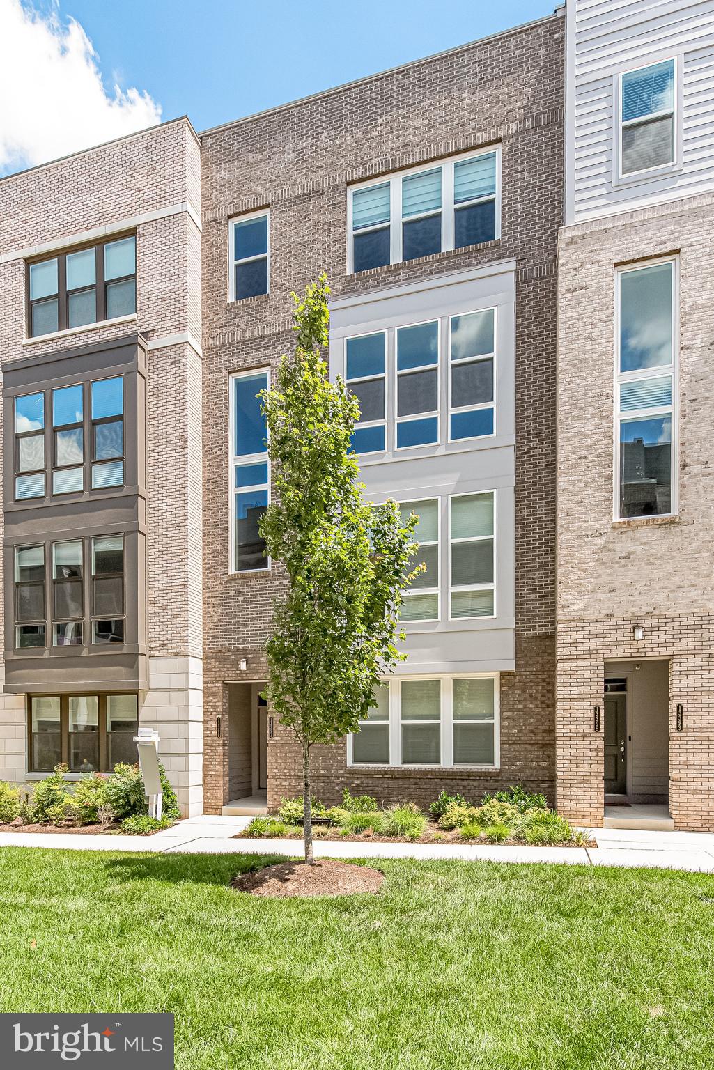 METROPARK AT ARROWBROOK - Residential