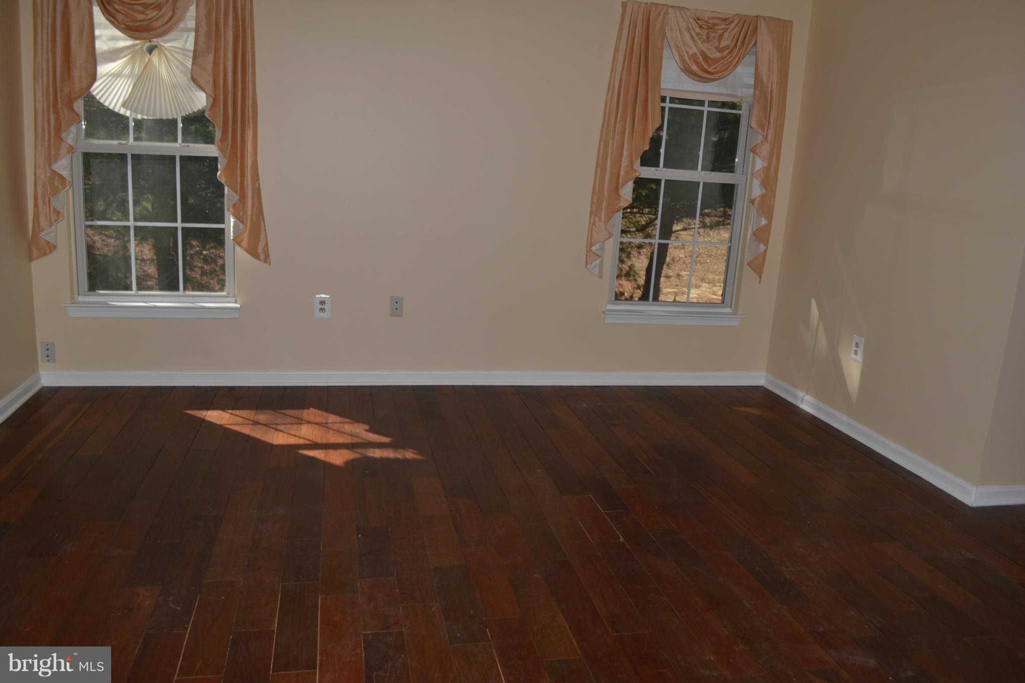 TANTALLON ON THE POTOMAC - Residential