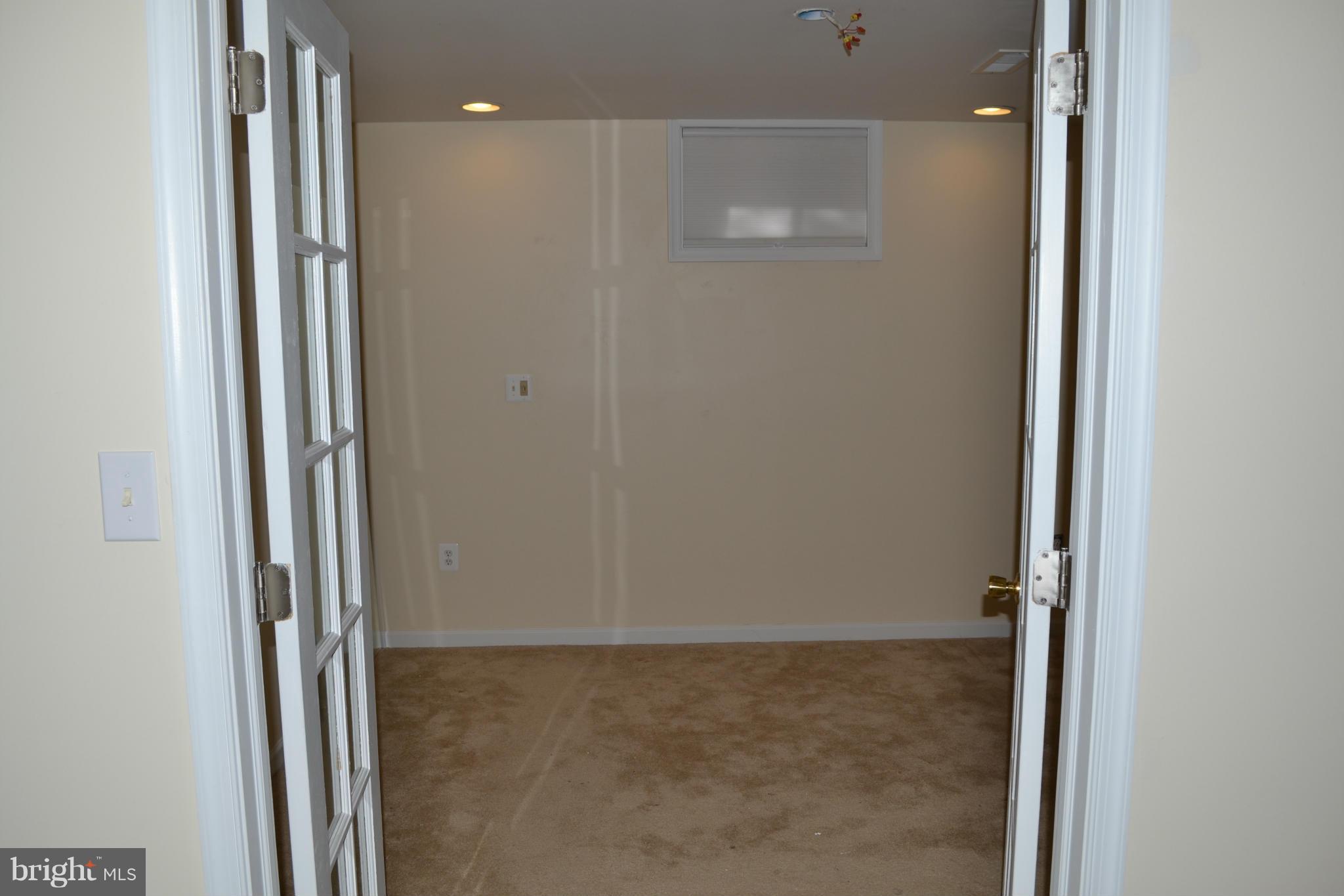 TANTALLON ON THE POTOMAC - Residential