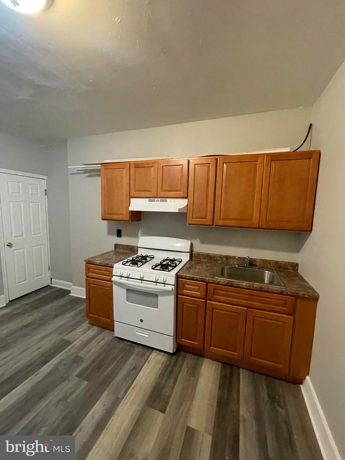 3036 N SYDENHAM STREET