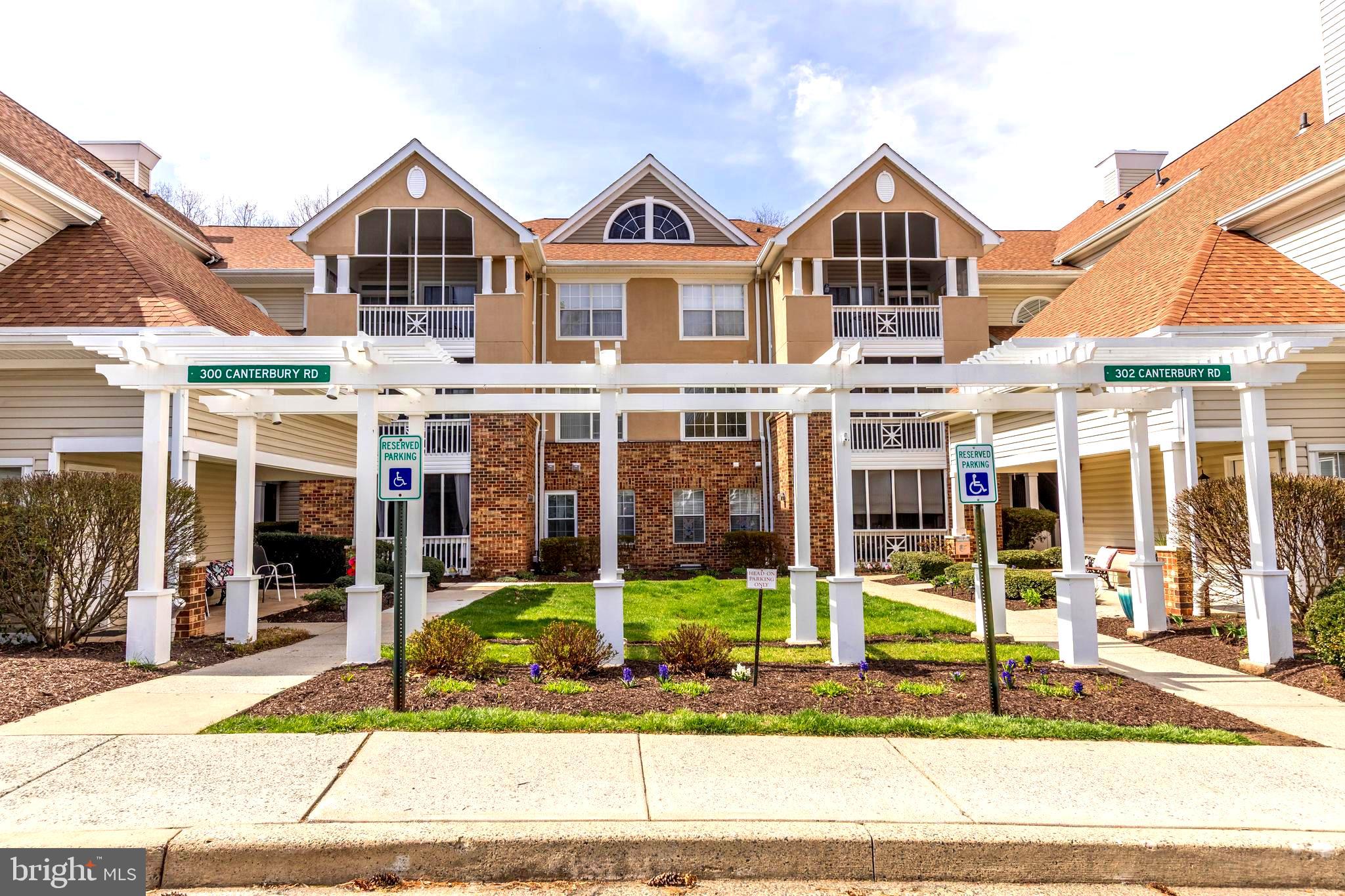 ENGLISH COUNTRY MANOR - Residential