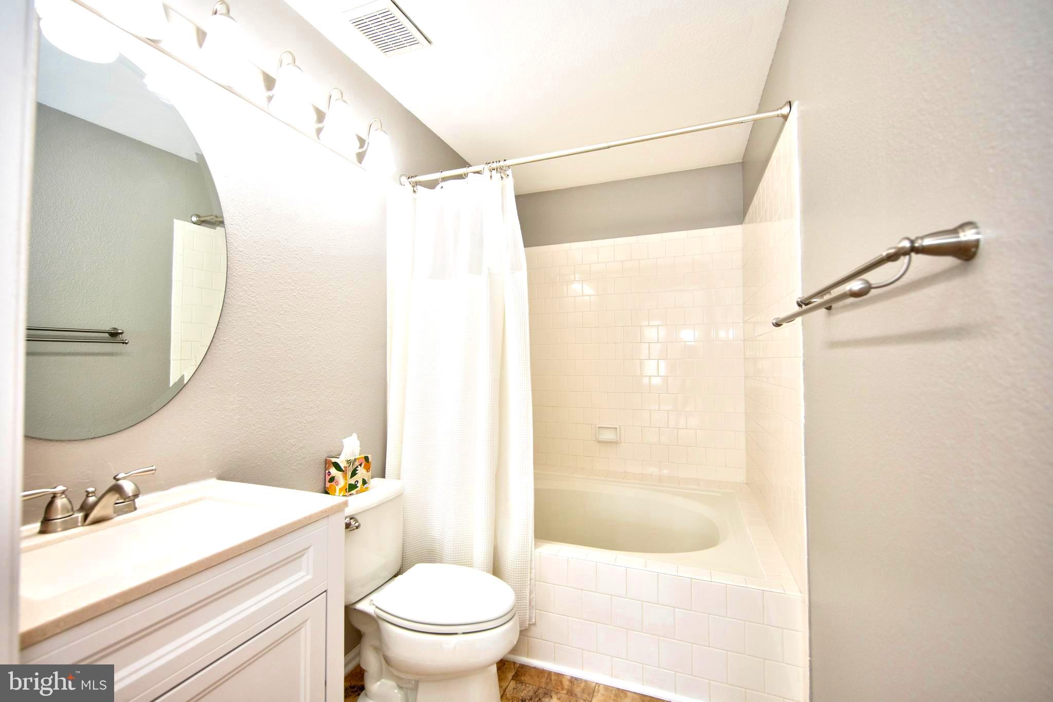 ENGLISH COUNTRY MANOR - Residential