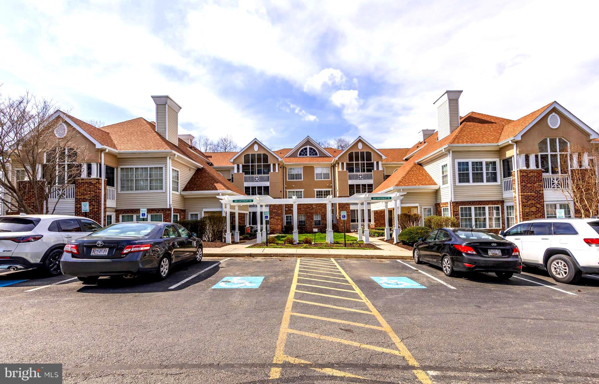 ENGLISH COUNTRY MANOR - Residential