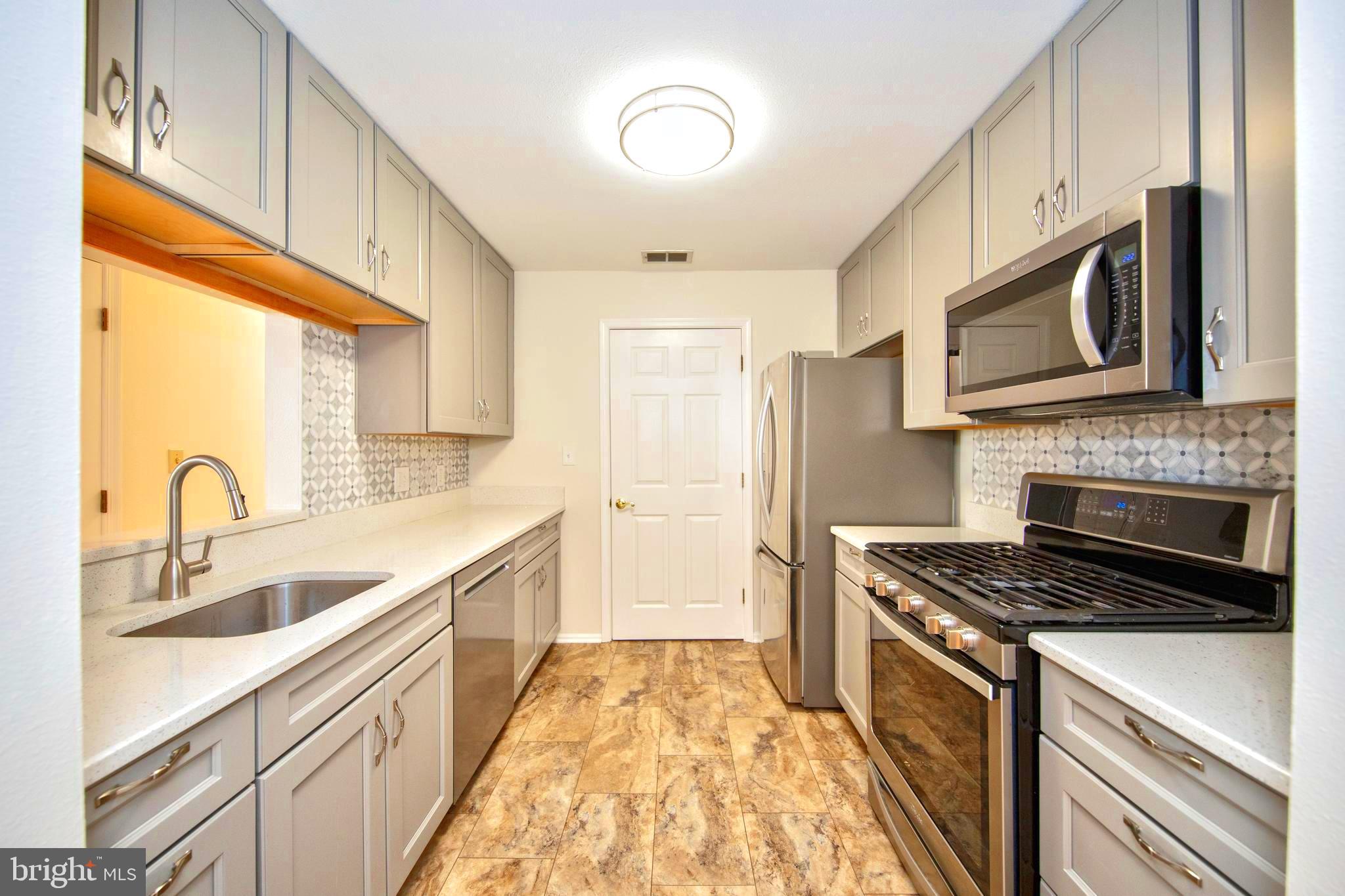 ENGLISH COUNTRY MANOR - Residential