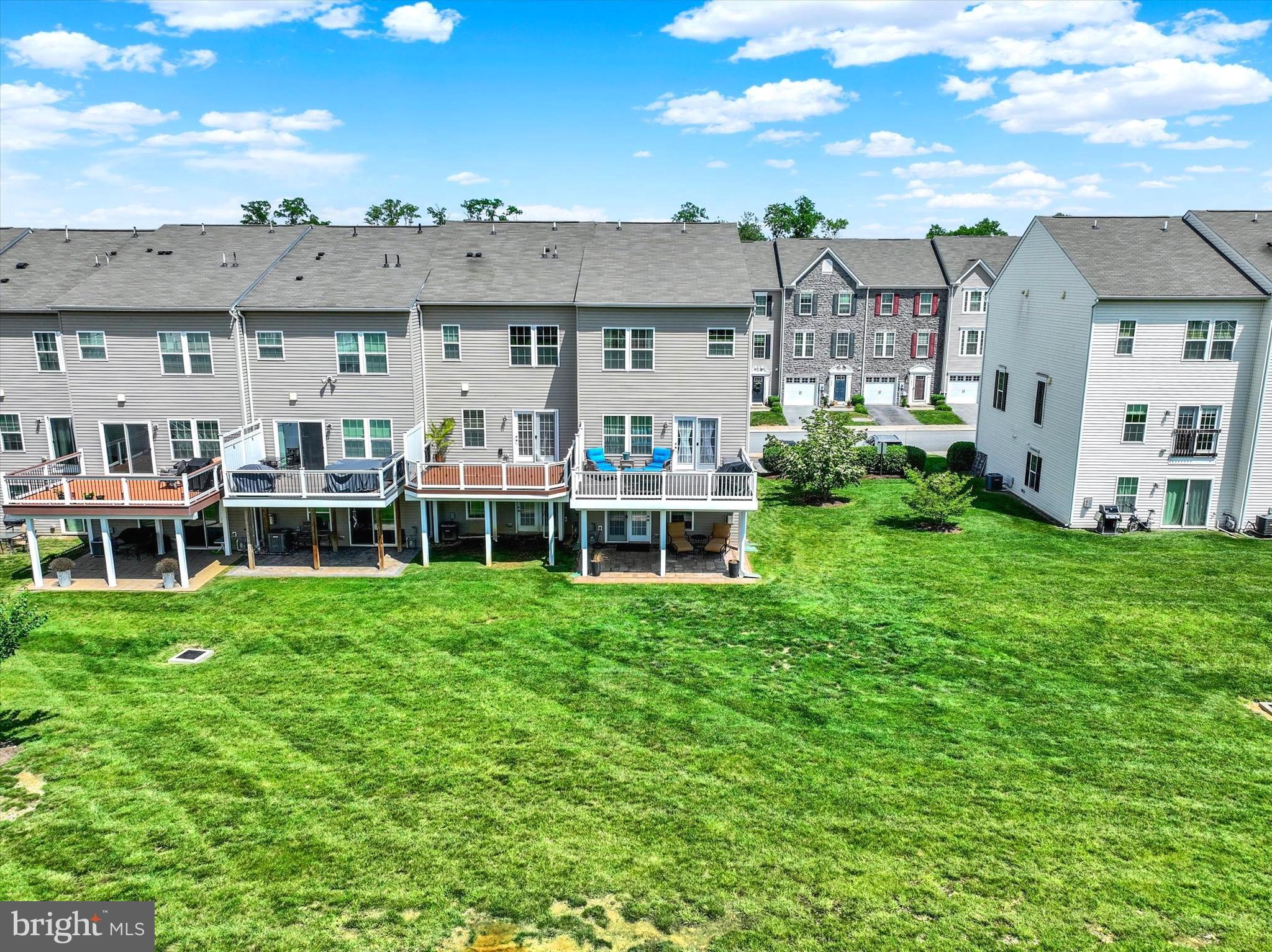 1260 RANNOCH LANE