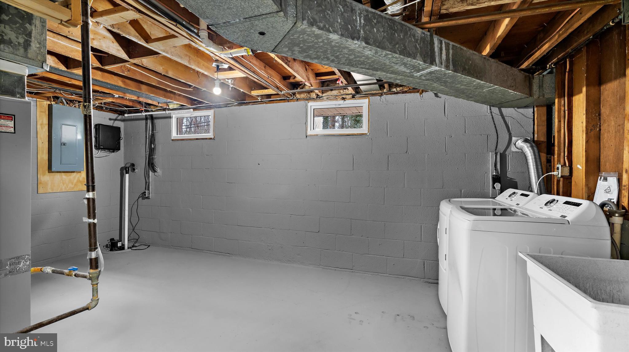 RIPPLING ESTATES - Residential Lease