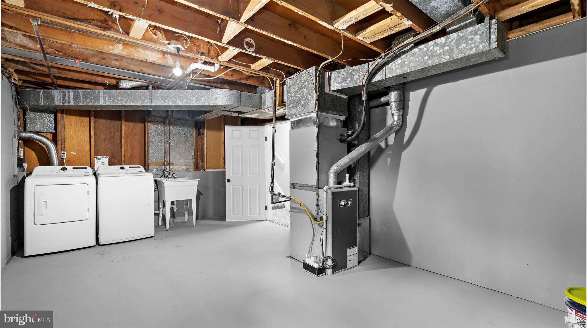 RIPPLING ESTATES - Residential Lease