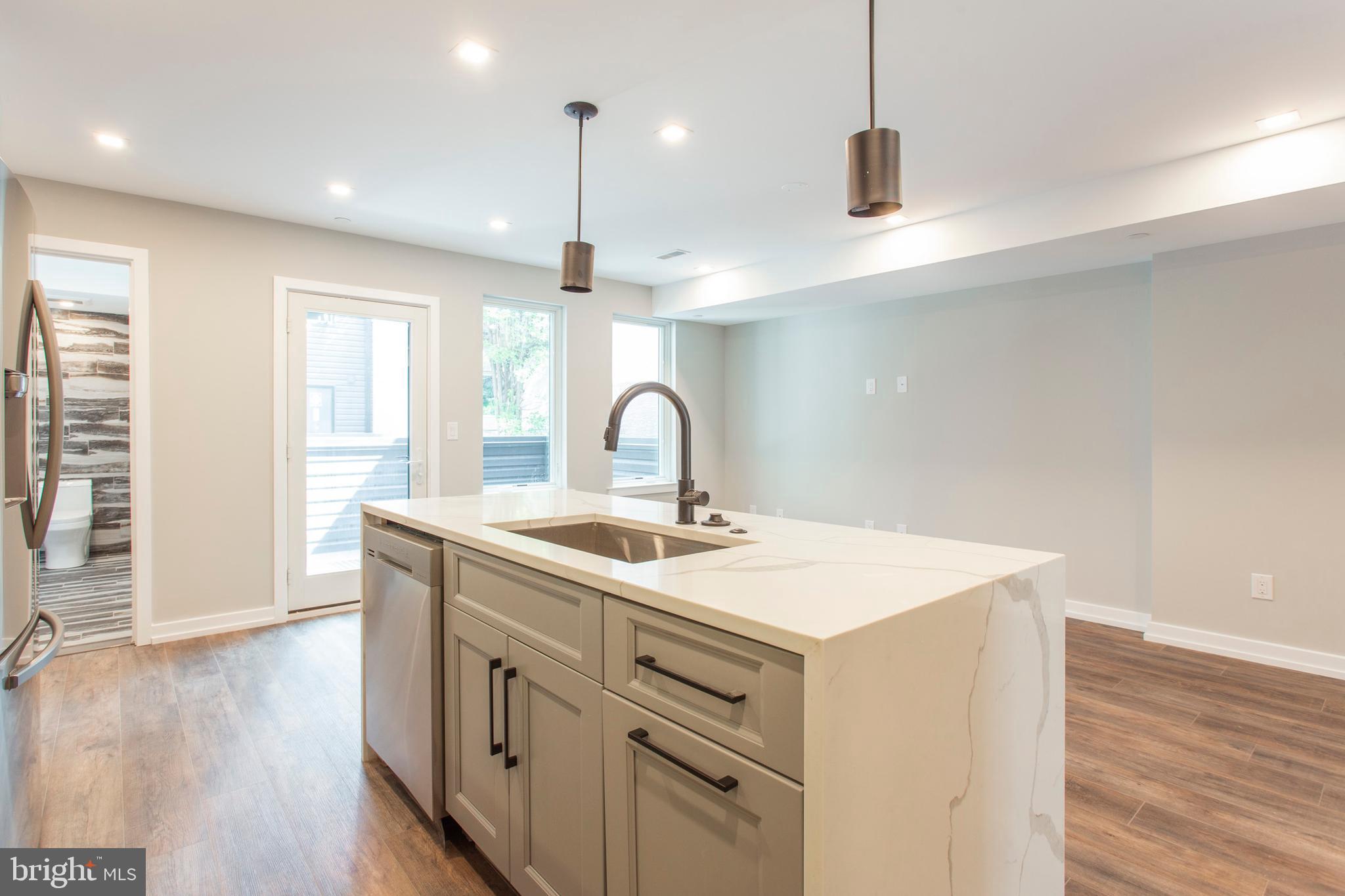 GRADUATE HOSPITAL - Residential Lease