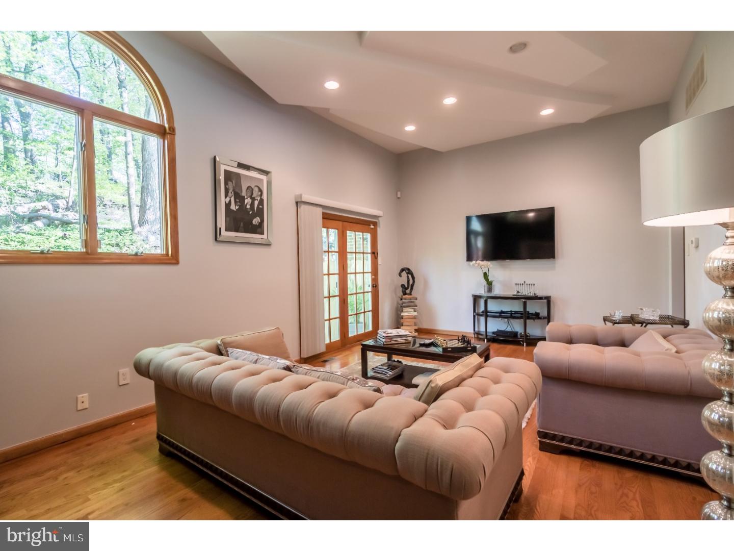 WOODLYN CROSSING - Residential