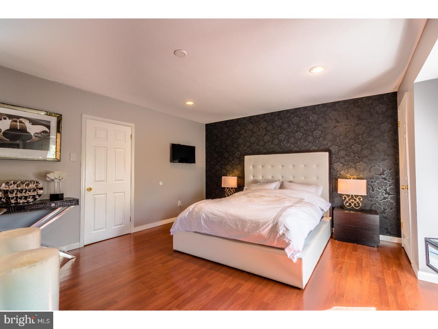 WOODLYN CROSSING - Residential