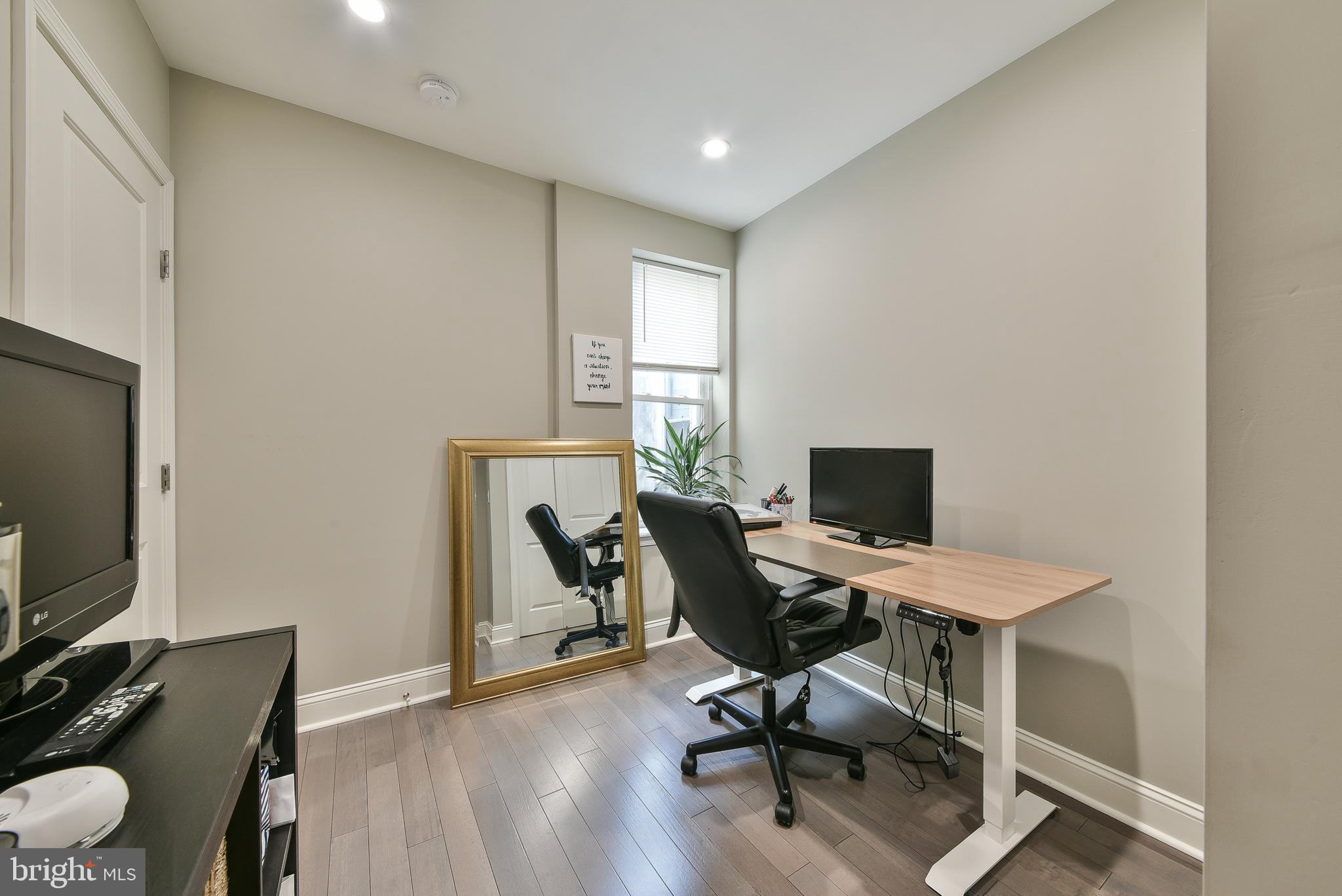 POINT BREEZE - Residential