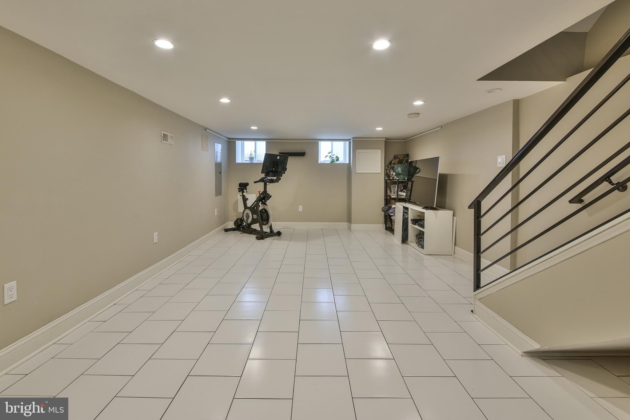 POINT BREEZE - Residential