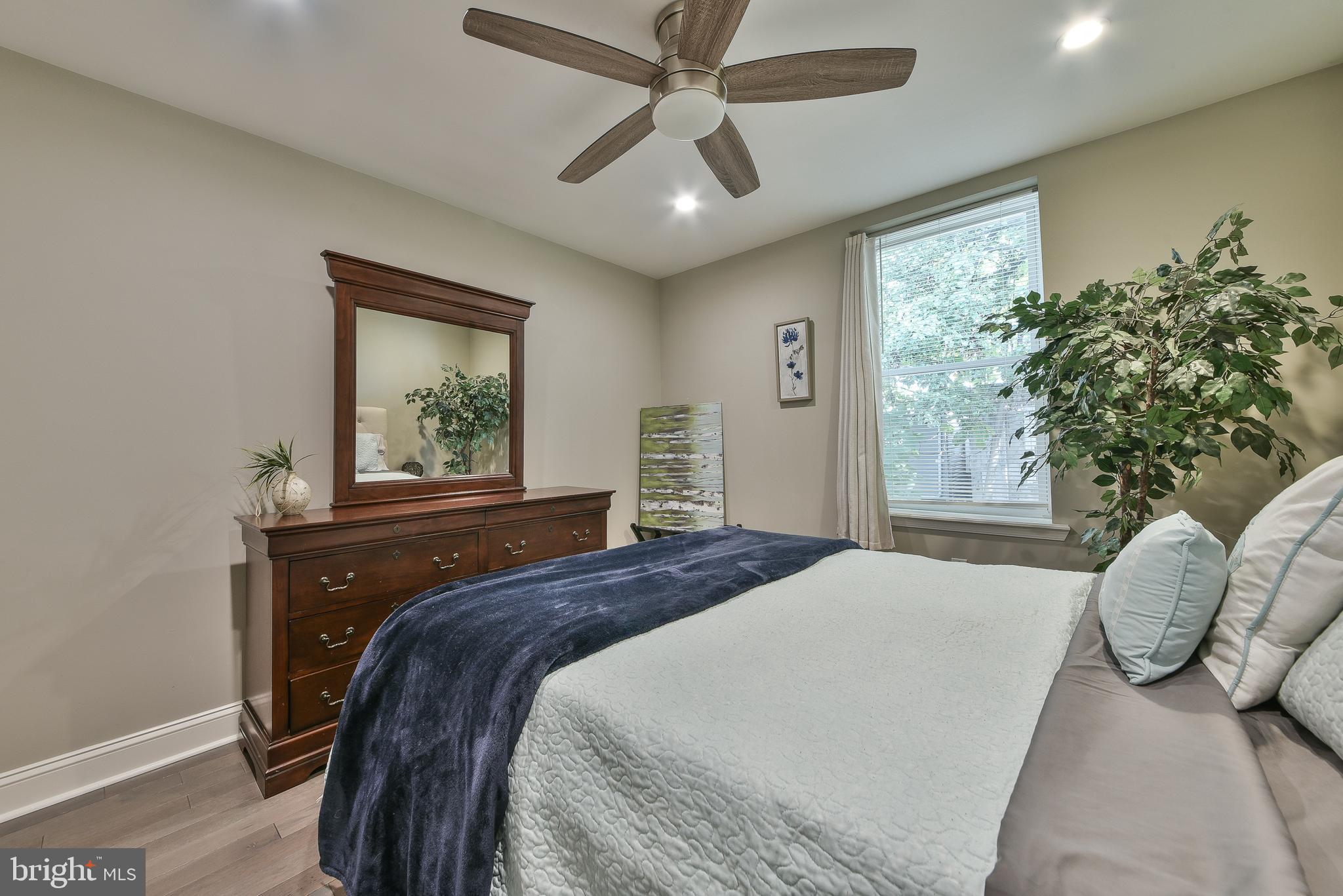 POINT BREEZE - Residential
