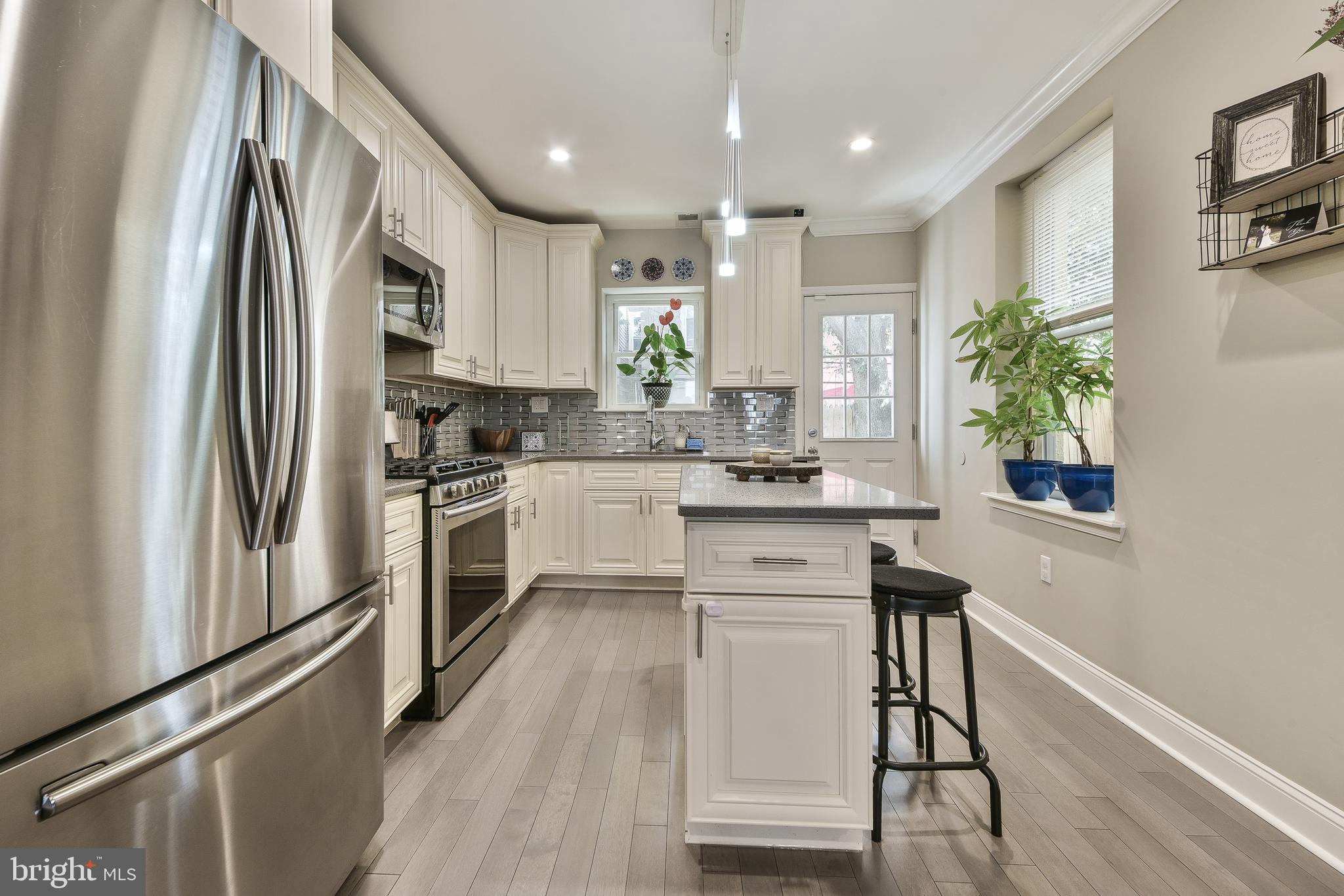 POINT BREEZE - Residential