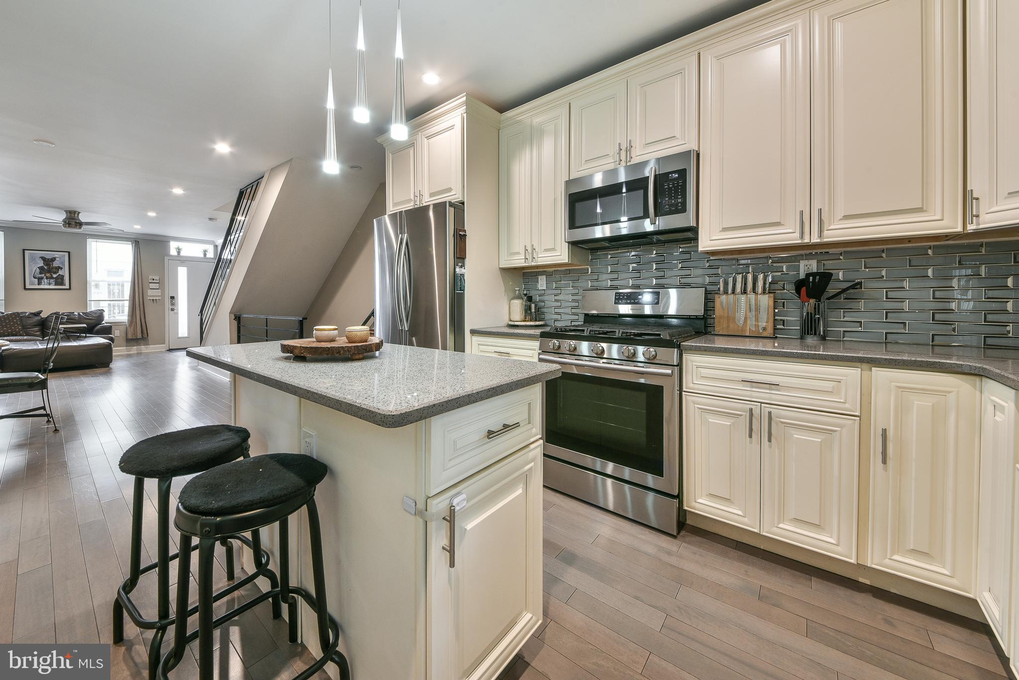 POINT BREEZE - Residential