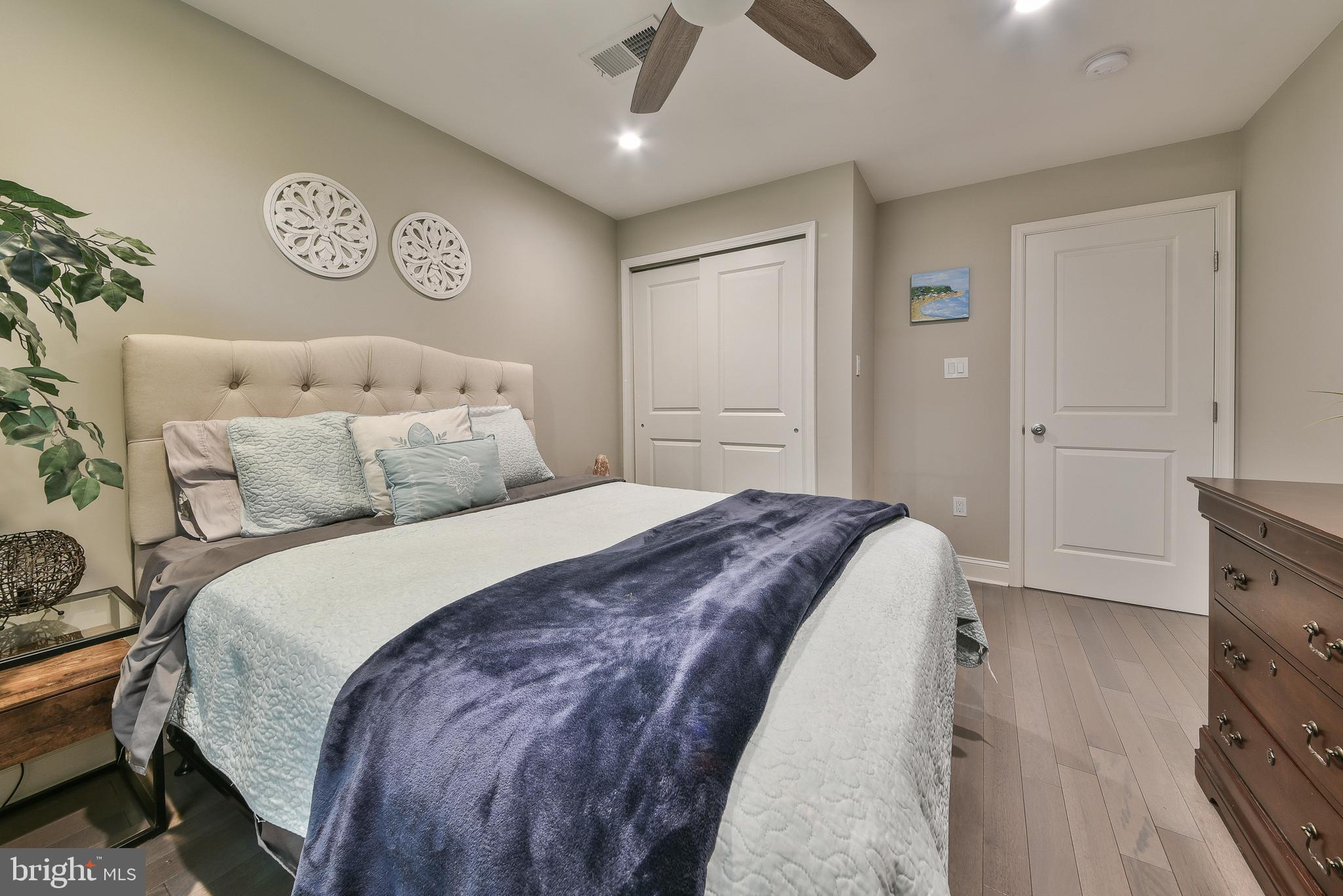 POINT BREEZE - Residential