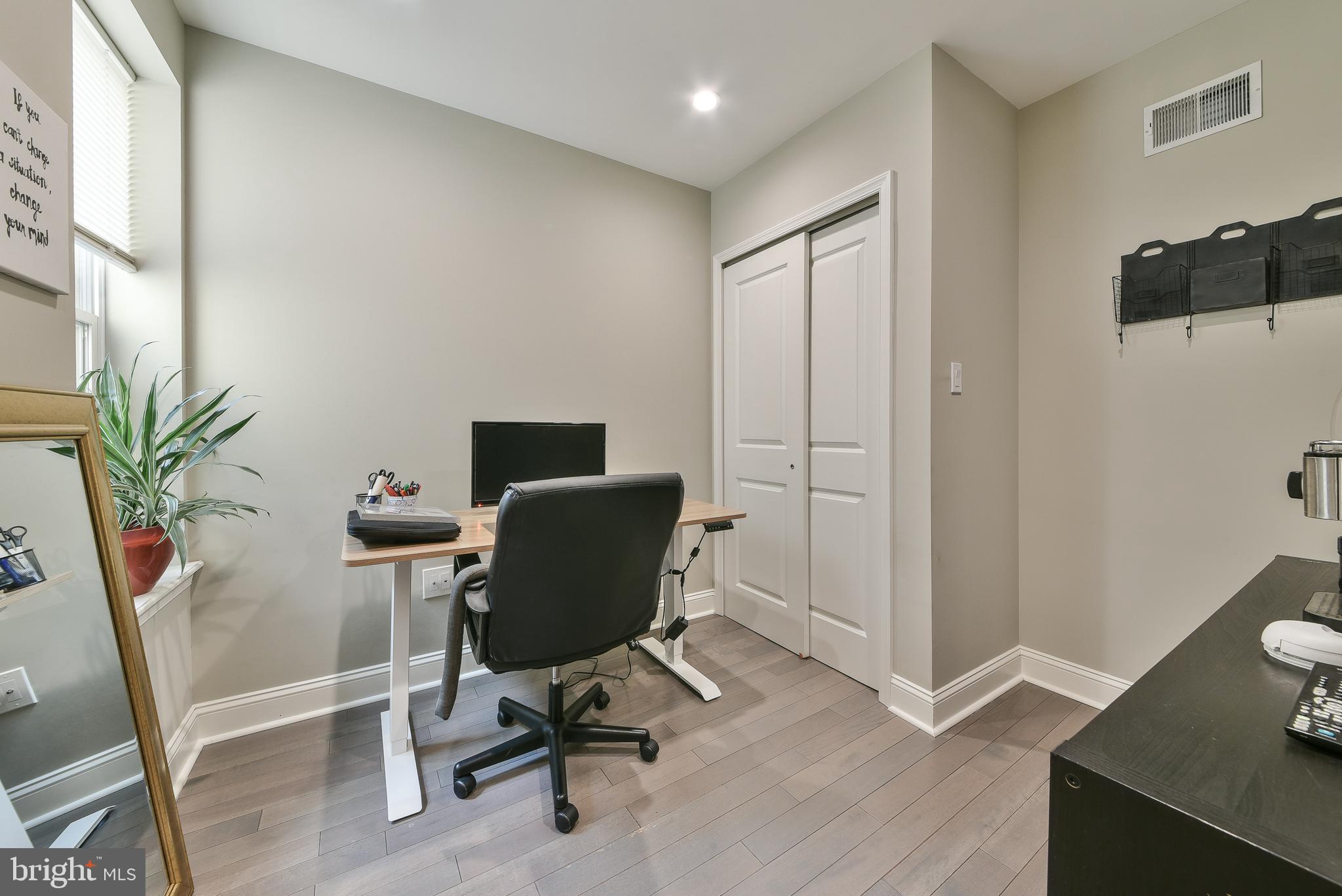 POINT BREEZE - Residential