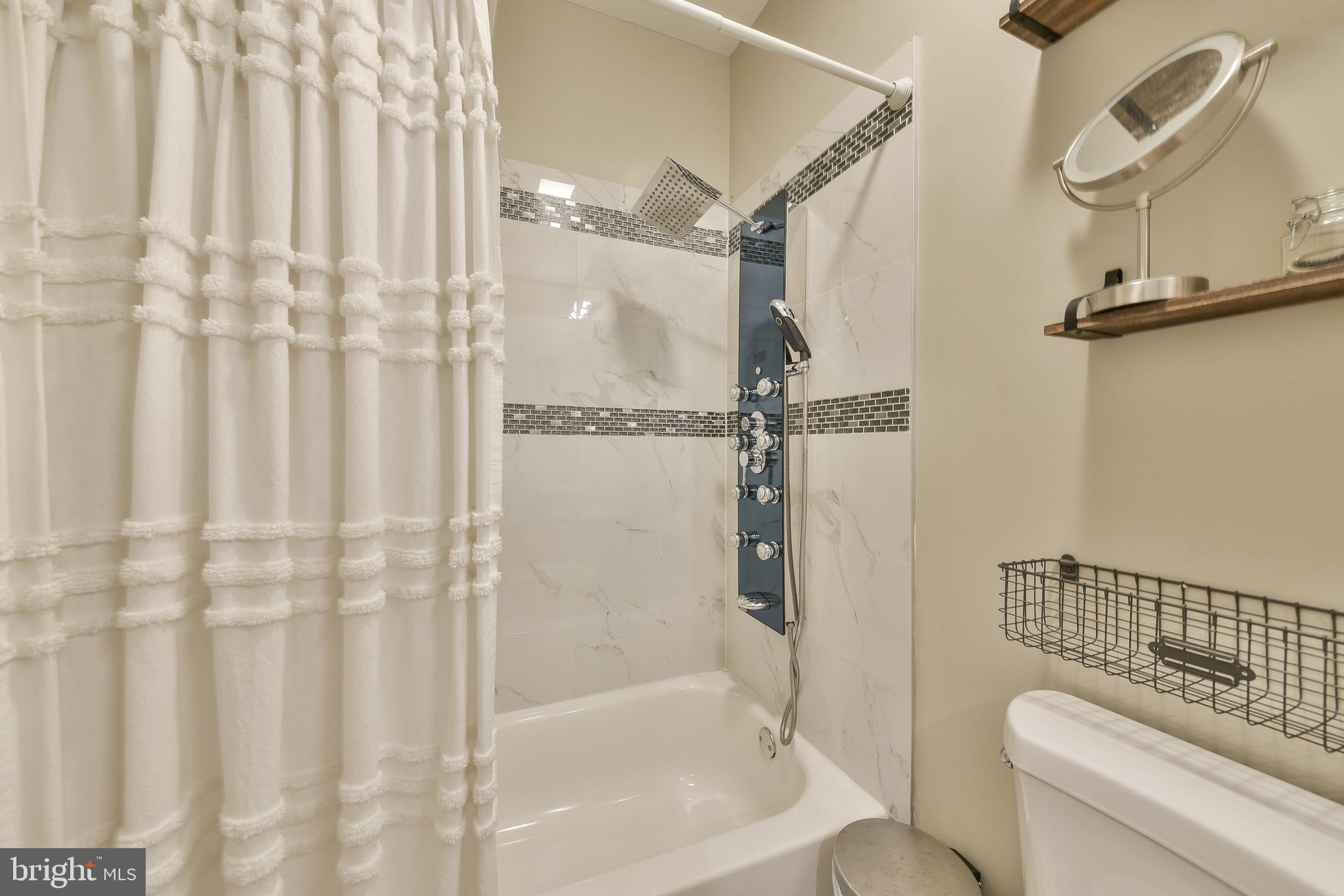 POINT BREEZE - Residential