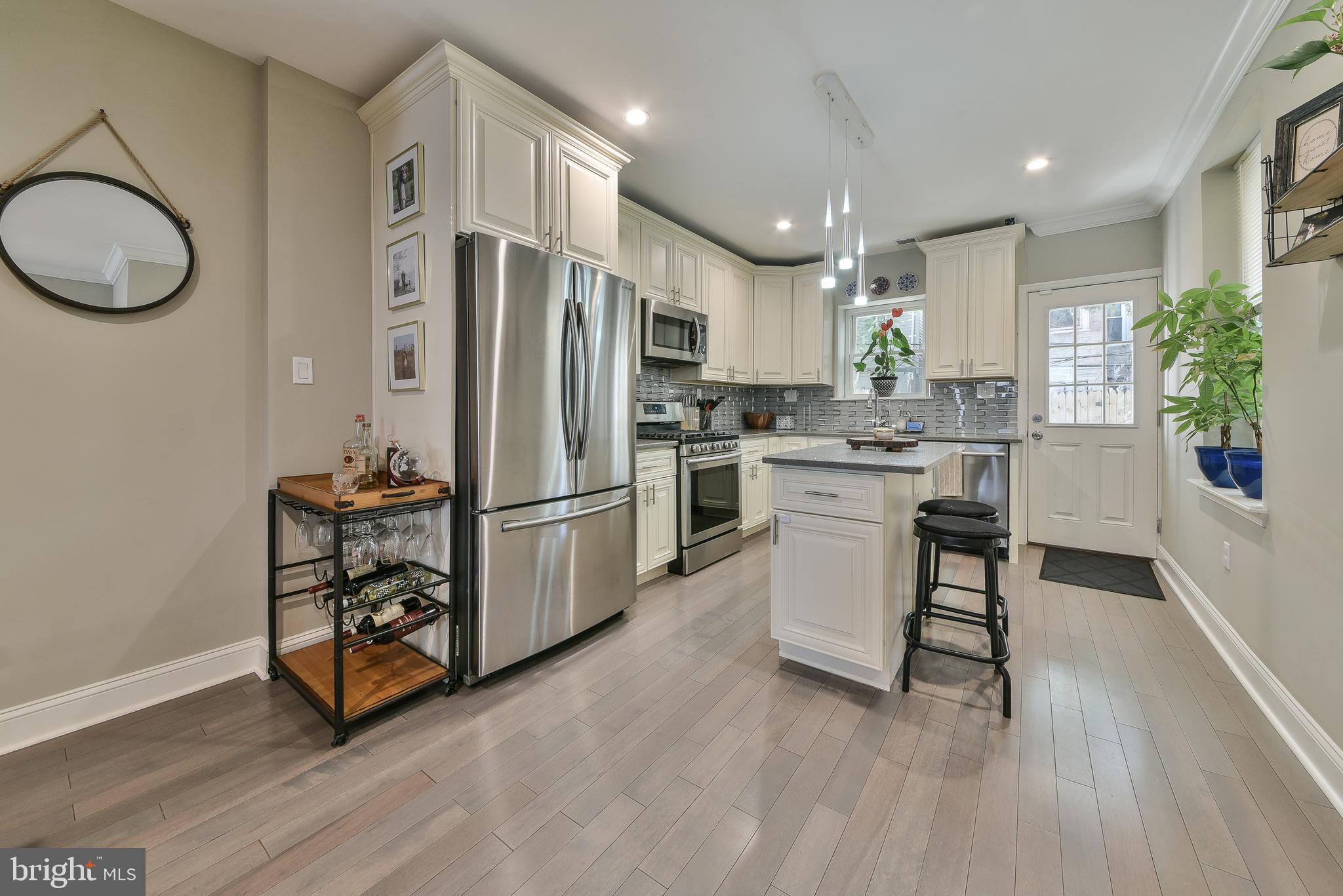 POINT BREEZE - Residential
