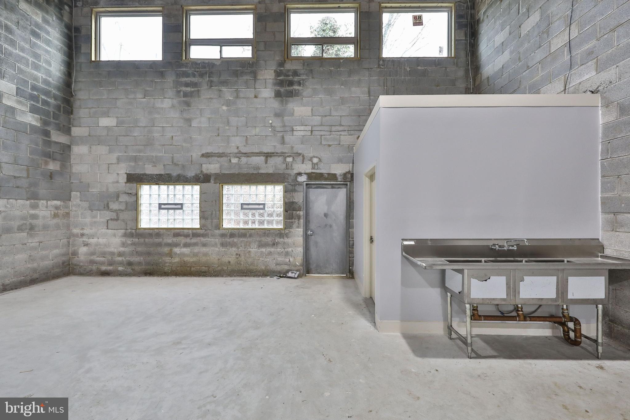 EAST MT AIRY - Commercial Lease