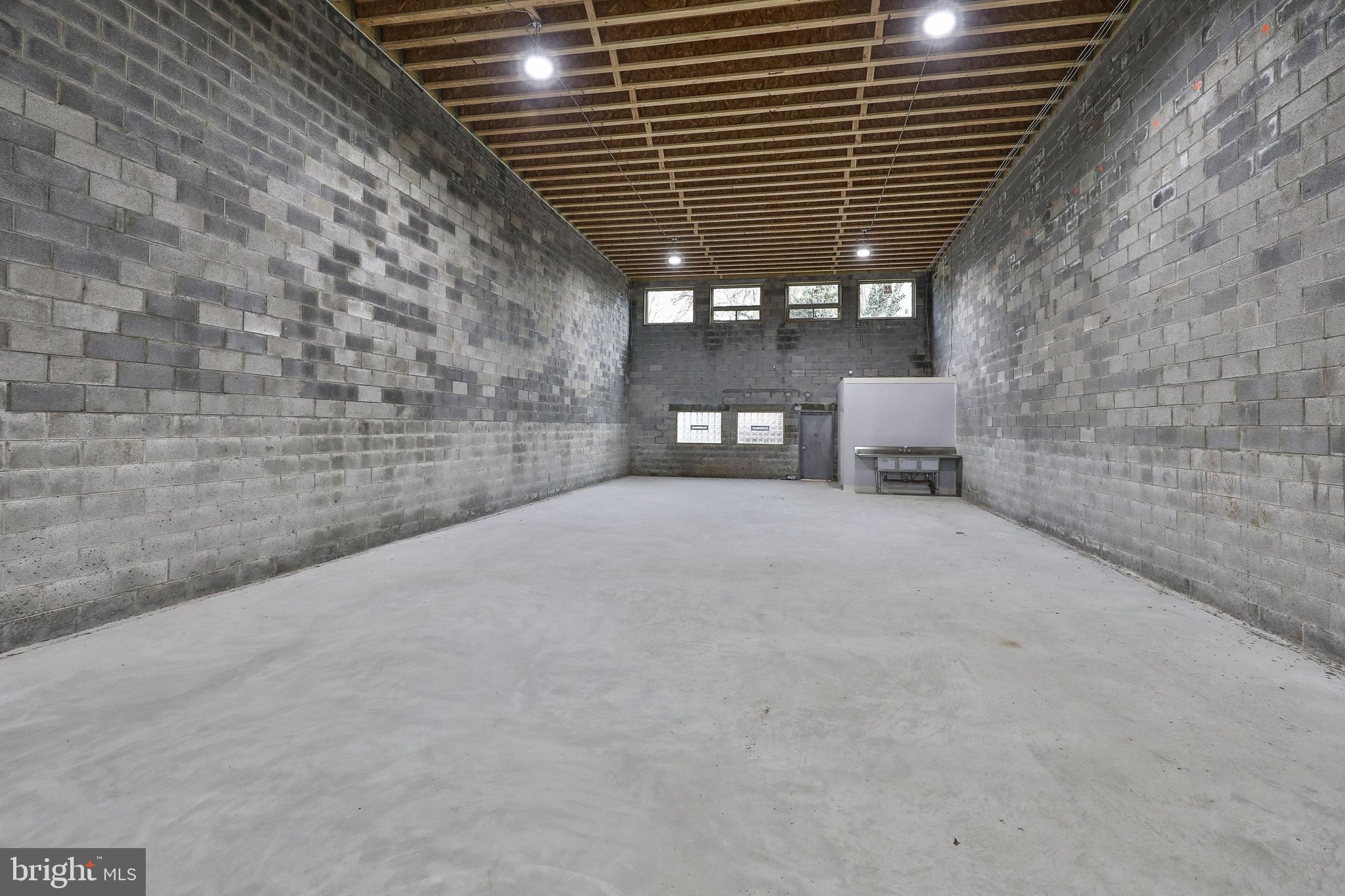 EAST MT AIRY - Commercial Lease