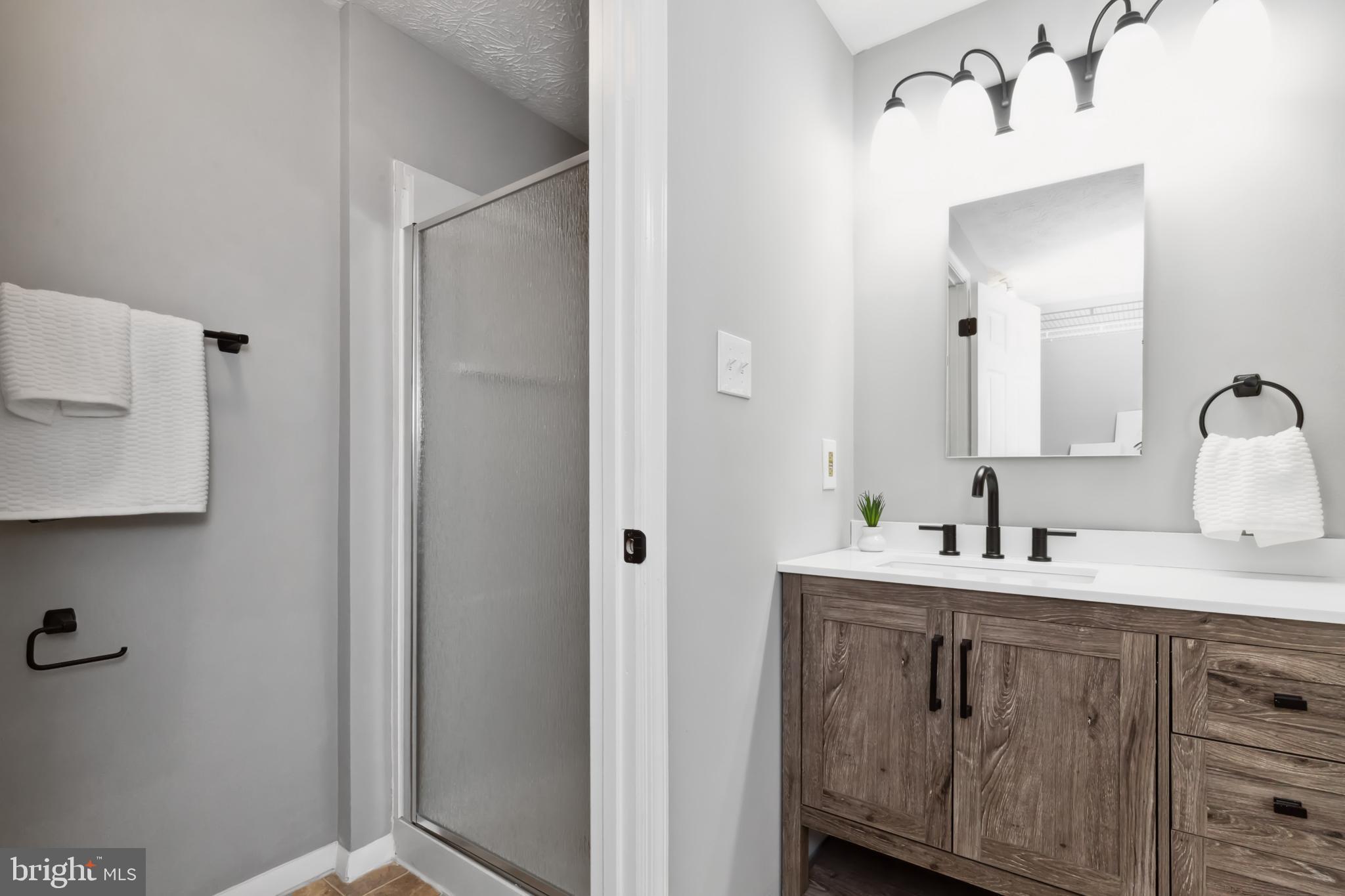 LITTLE ROCKY RUN - Residential Lease