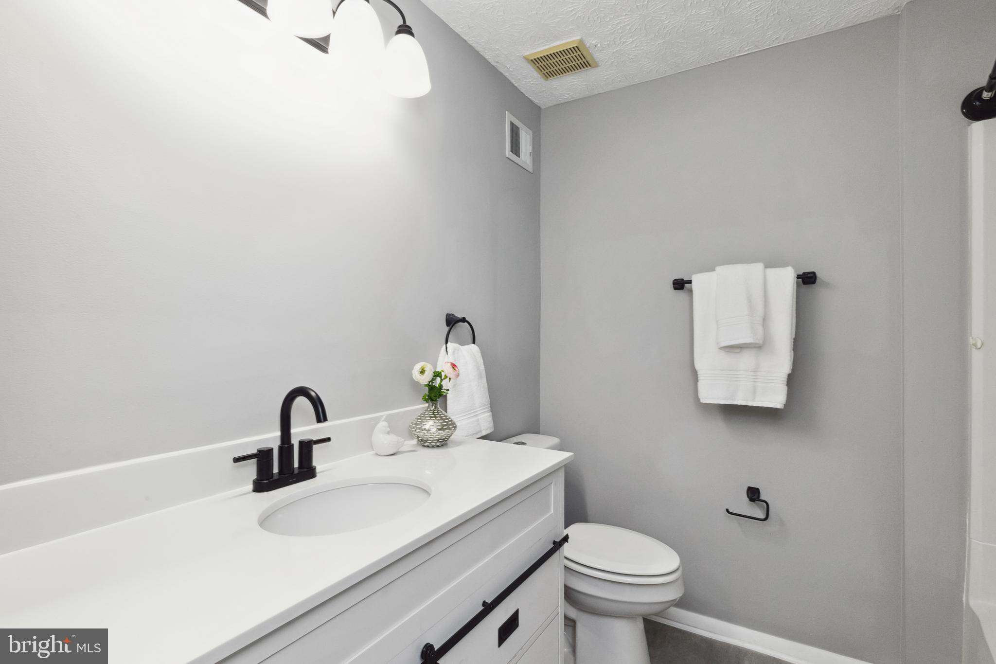 LITTLE ROCKY RUN - Residential Lease