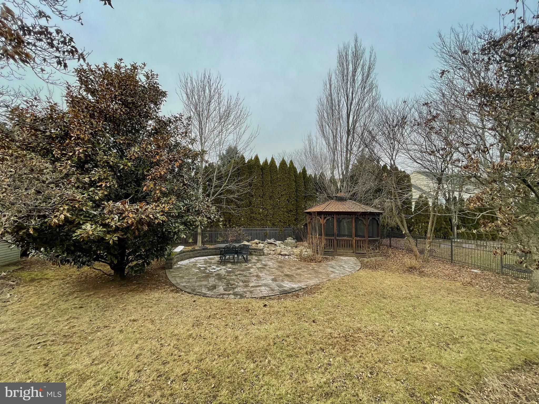 WILLOW RUN - Residential