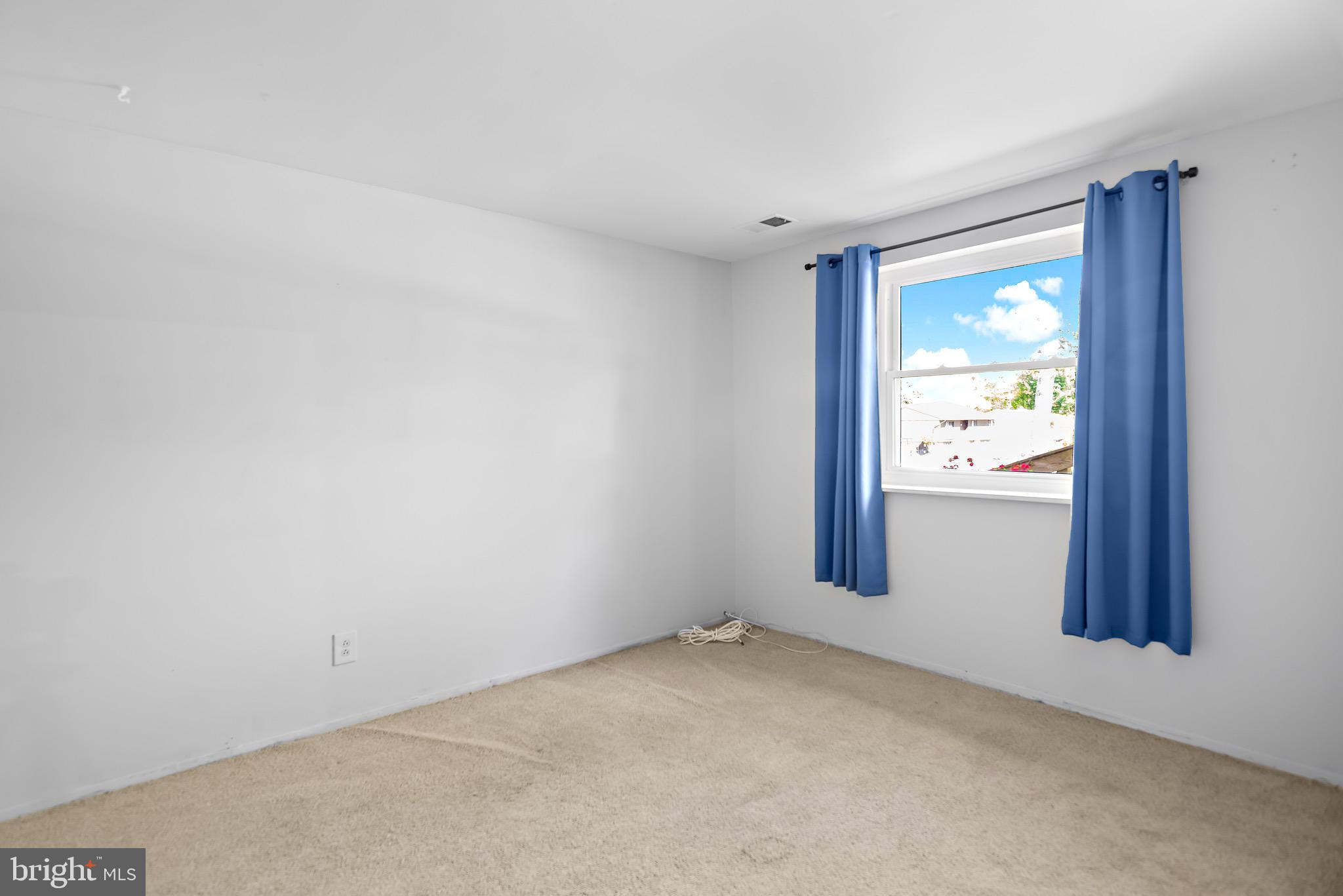 OAKLAND MILLS - Residential Lease