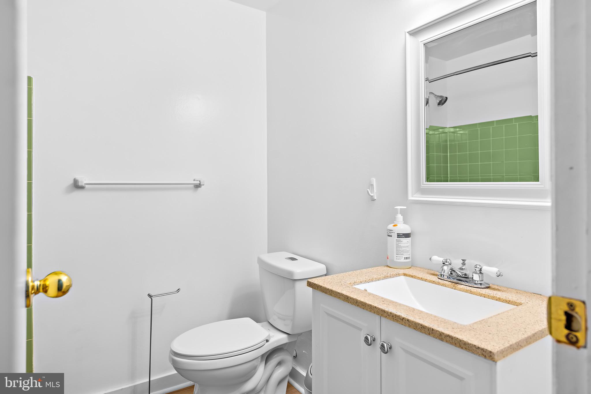 OAKLAND MILLS - Residential Lease