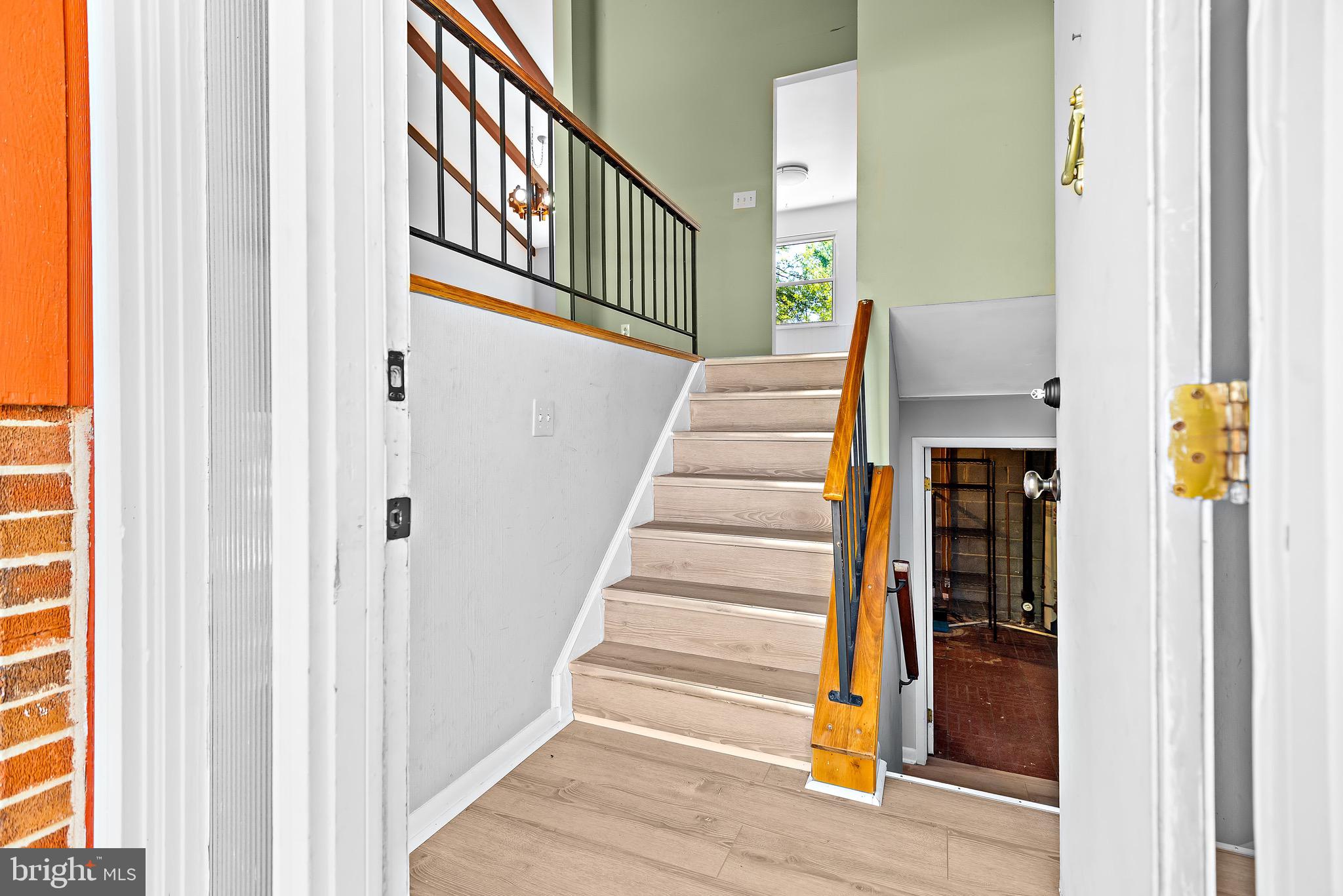 OAKLAND MILLS - Residential Lease