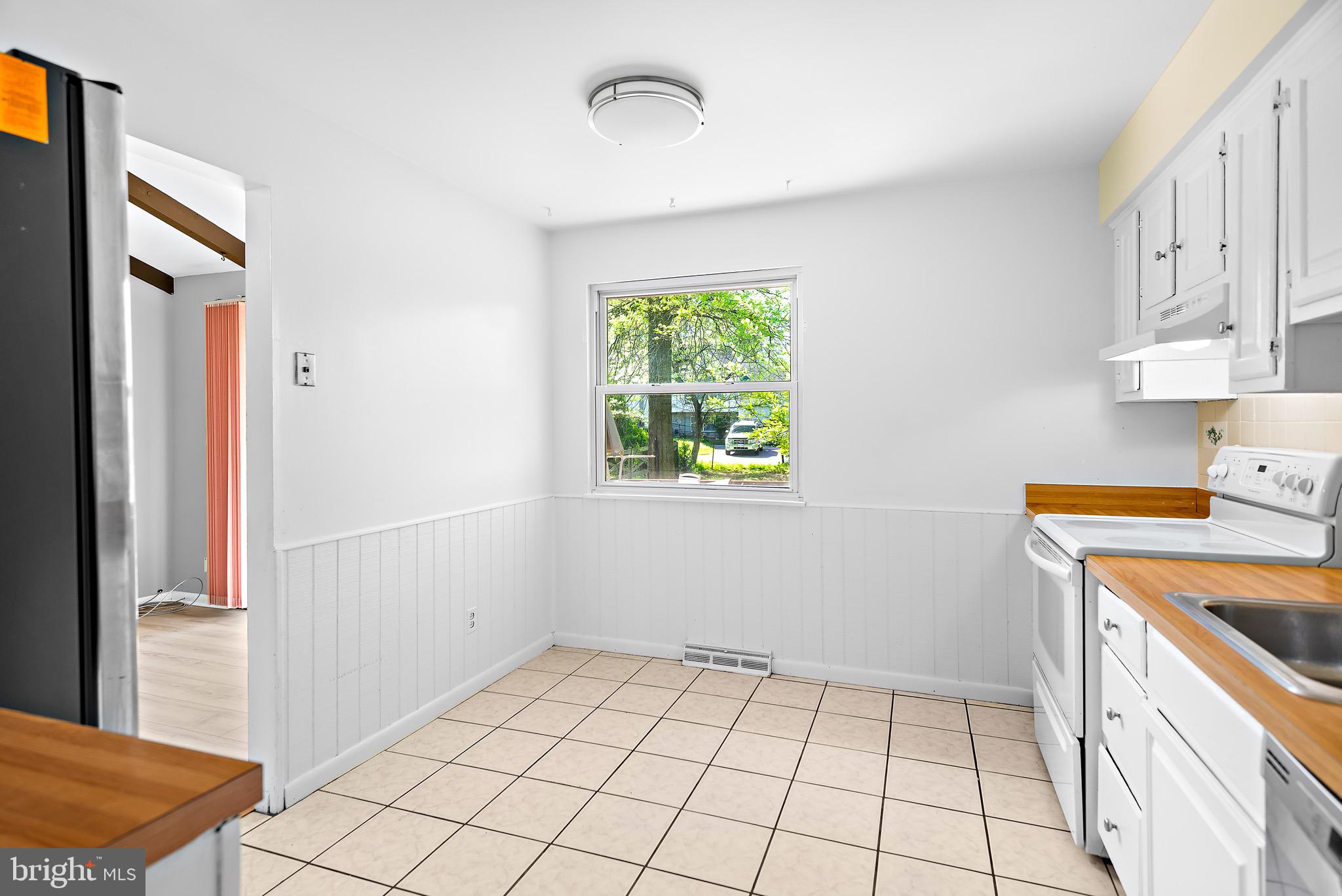 OAKLAND MILLS - Residential Lease