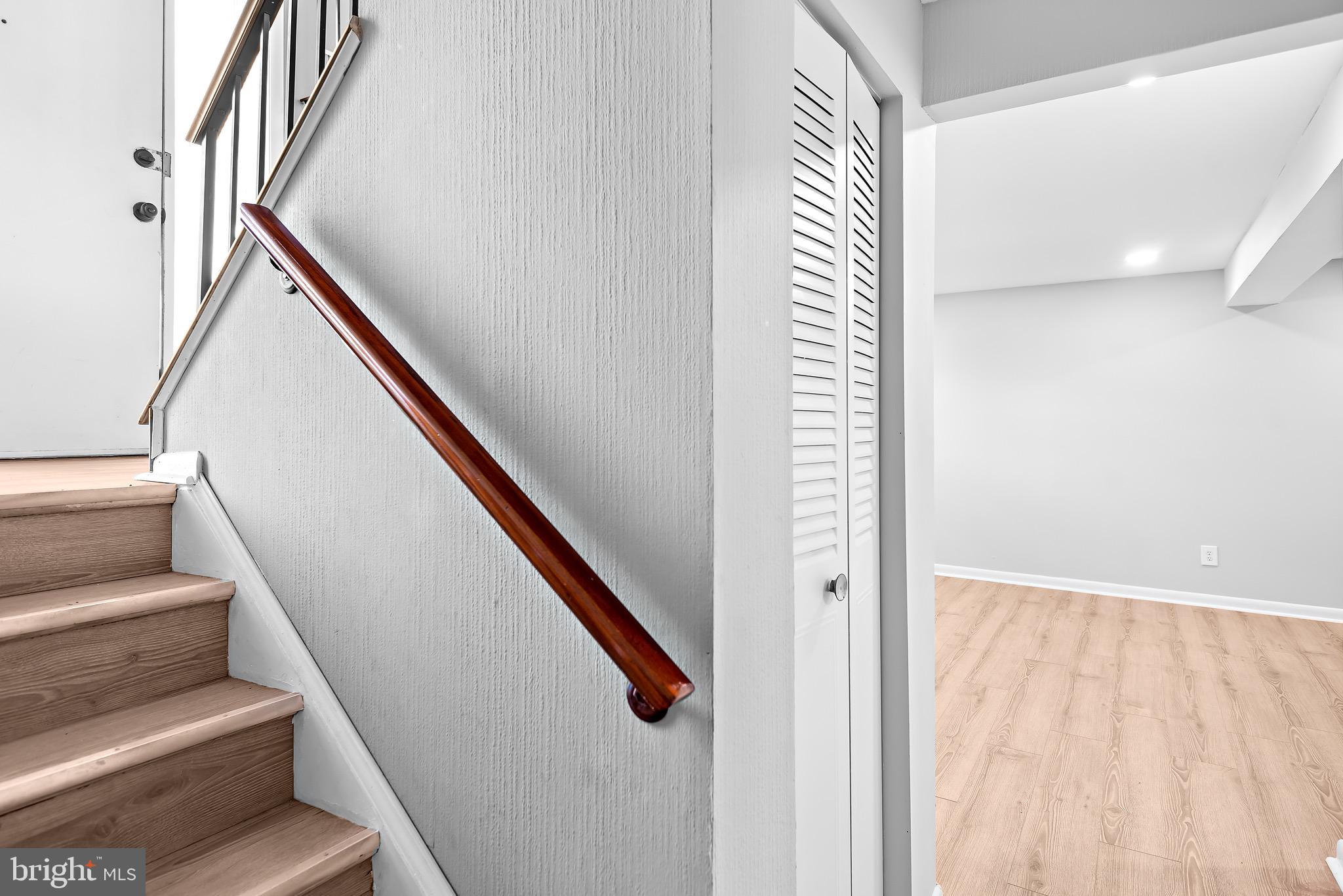 OAKLAND MILLS - Residential Lease