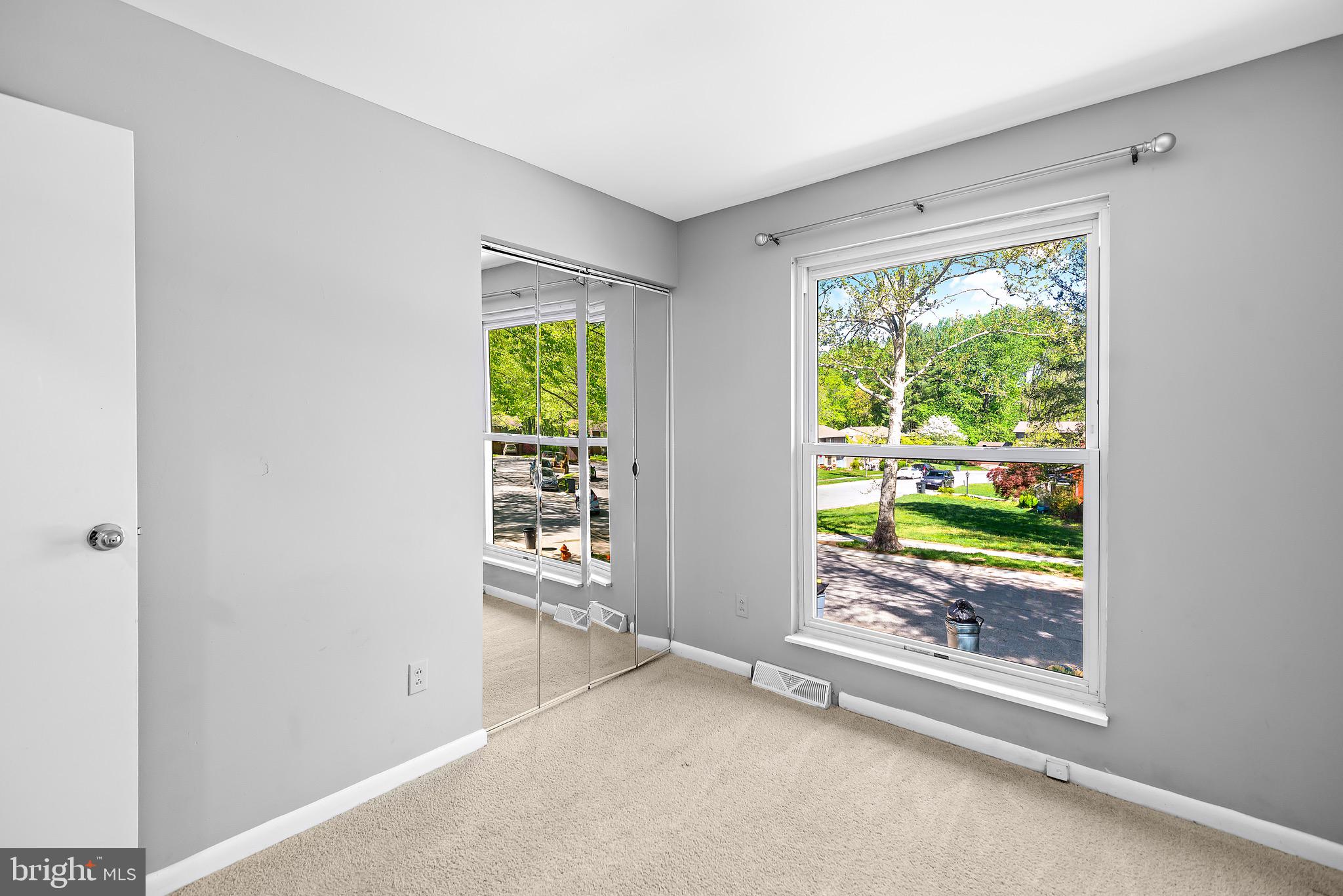 OAKLAND MILLS - Residential Lease