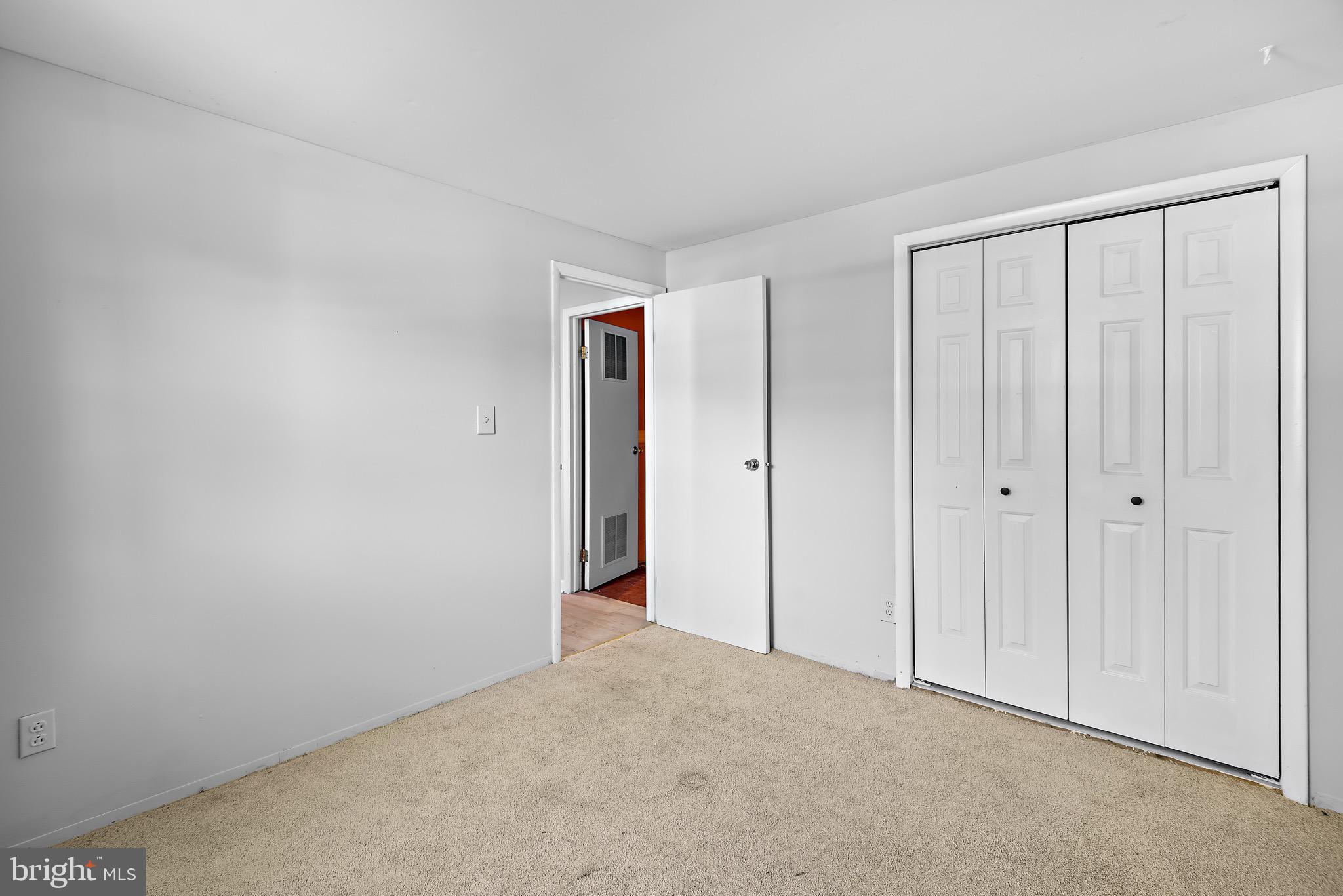 OAKLAND MILLS - Residential Lease