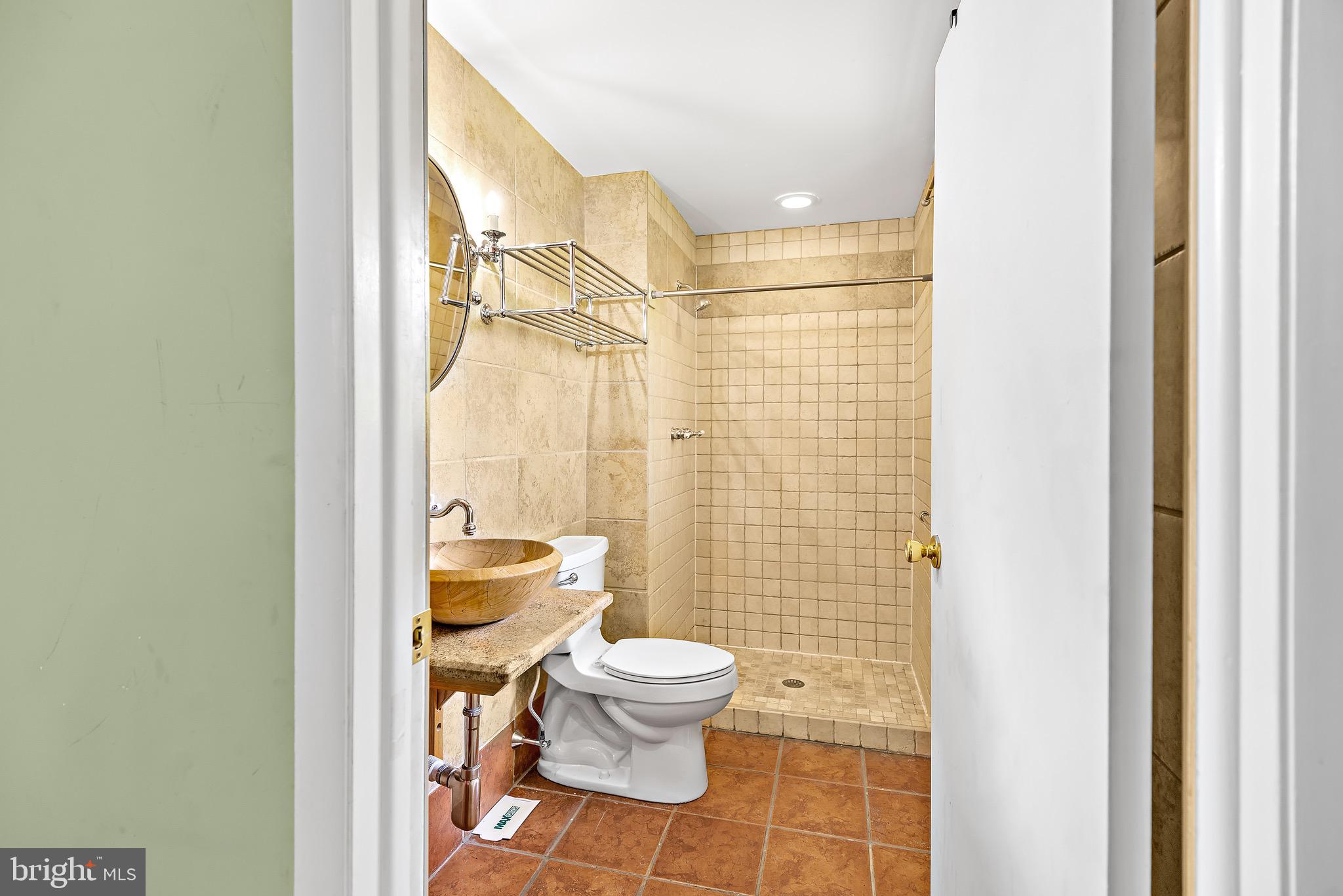 OAKLAND MILLS - Residential Lease