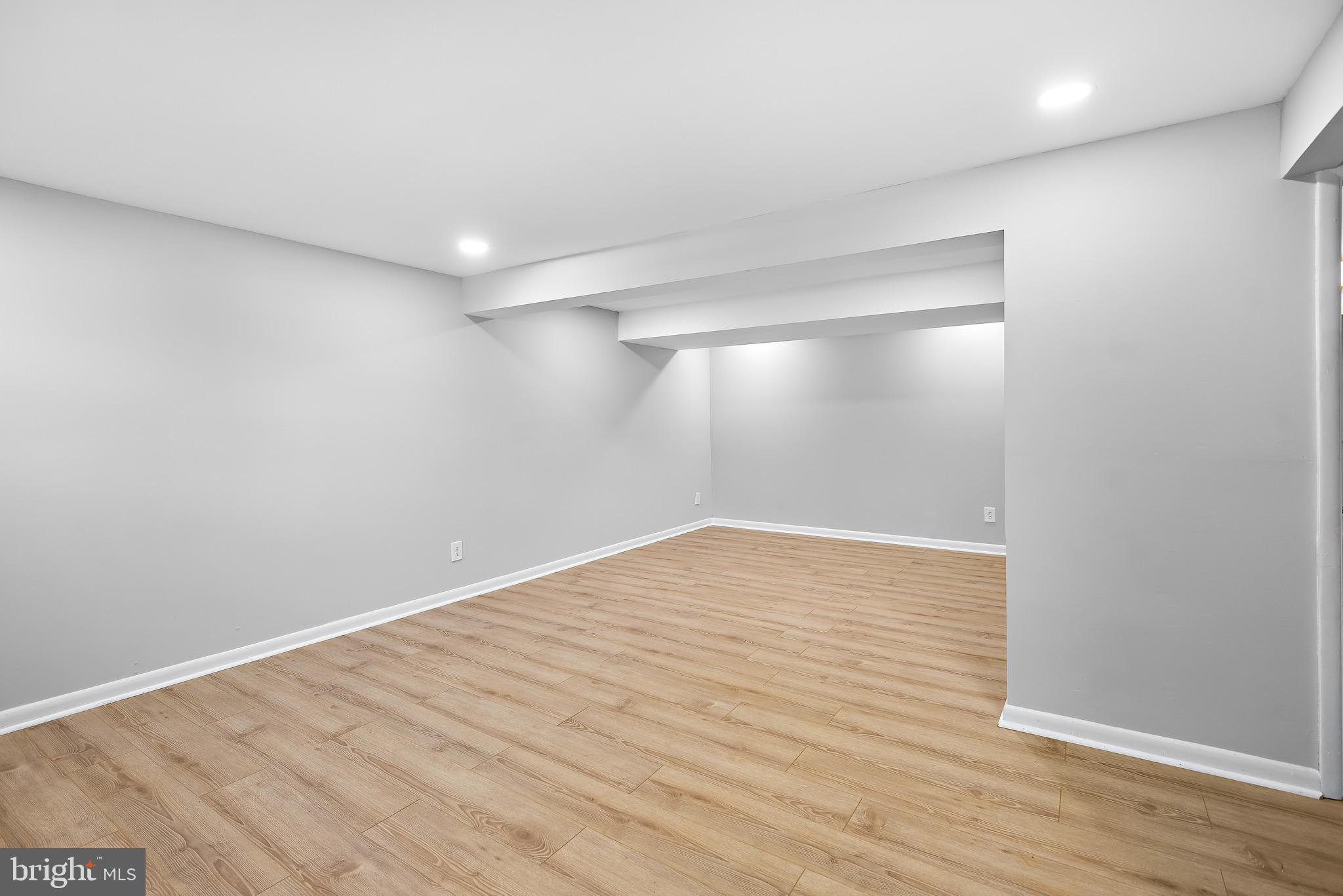 OAKLAND MILLS - Residential Lease