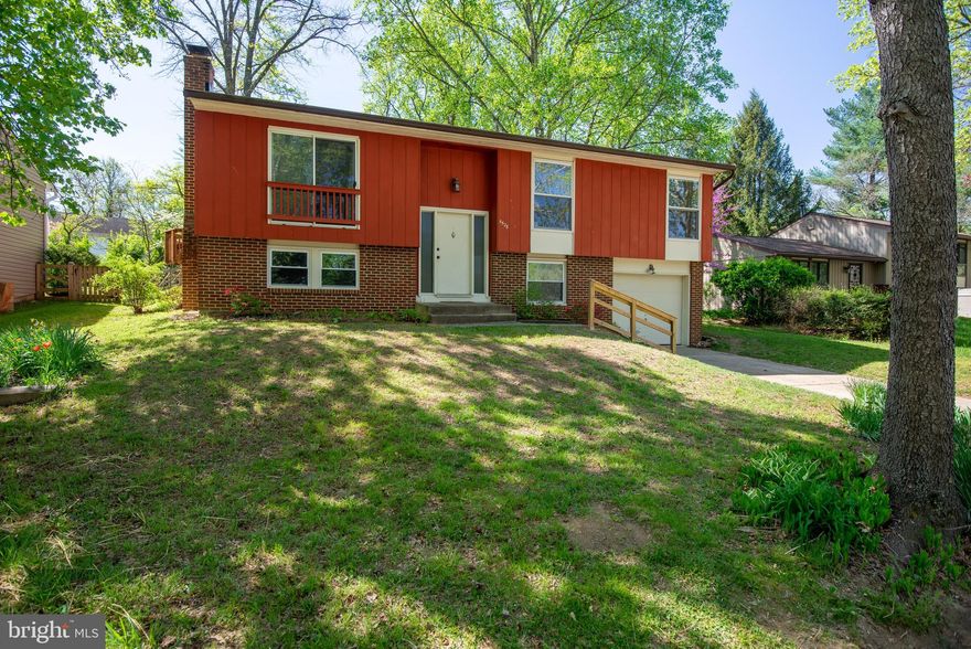 Amazing home located in Columbia Md in the sought after Neighborhood of Oakland Mills. Split level, 4 bed, 2.5 baths, large kitchen, finished basement, large back yard, private driveway and single car garage.