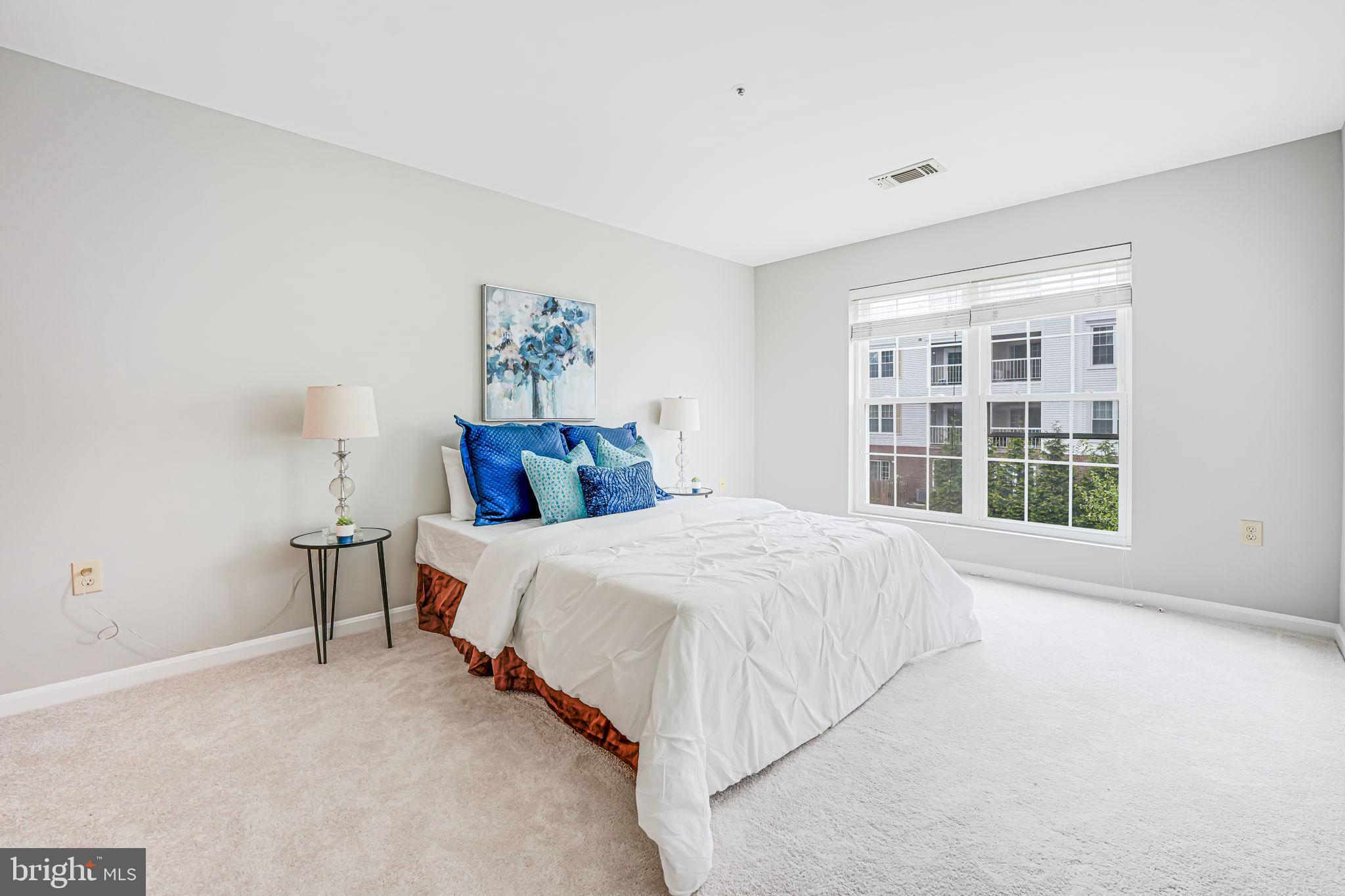 HILLWOOD - Residential